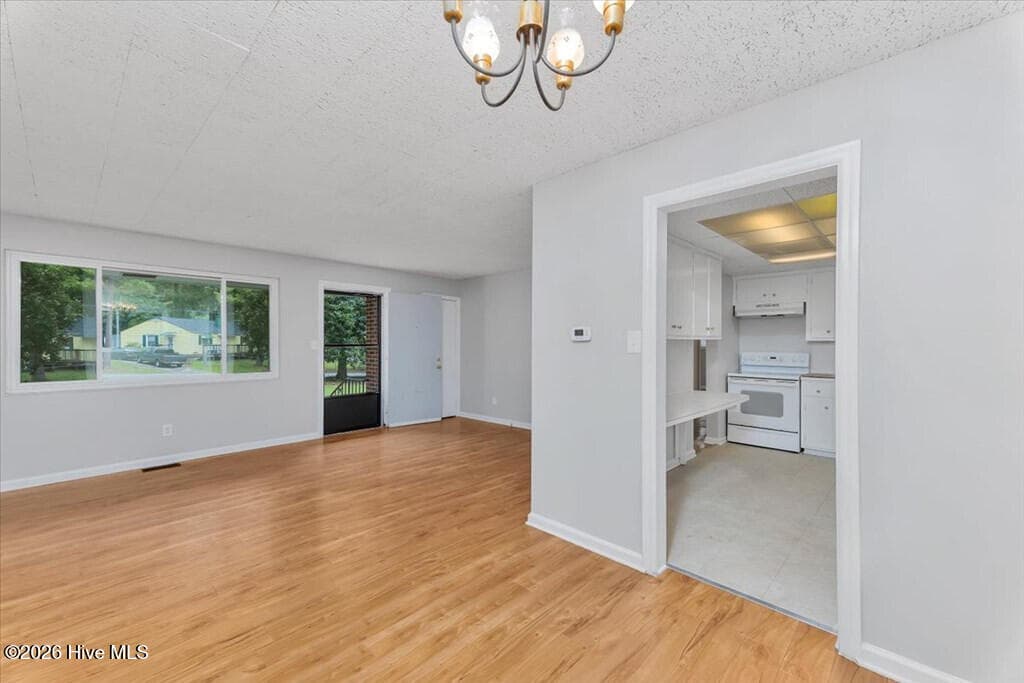 Single Family Residence at 2923 Virginia Road, Augusta, GA 30906, photo 9 of 14