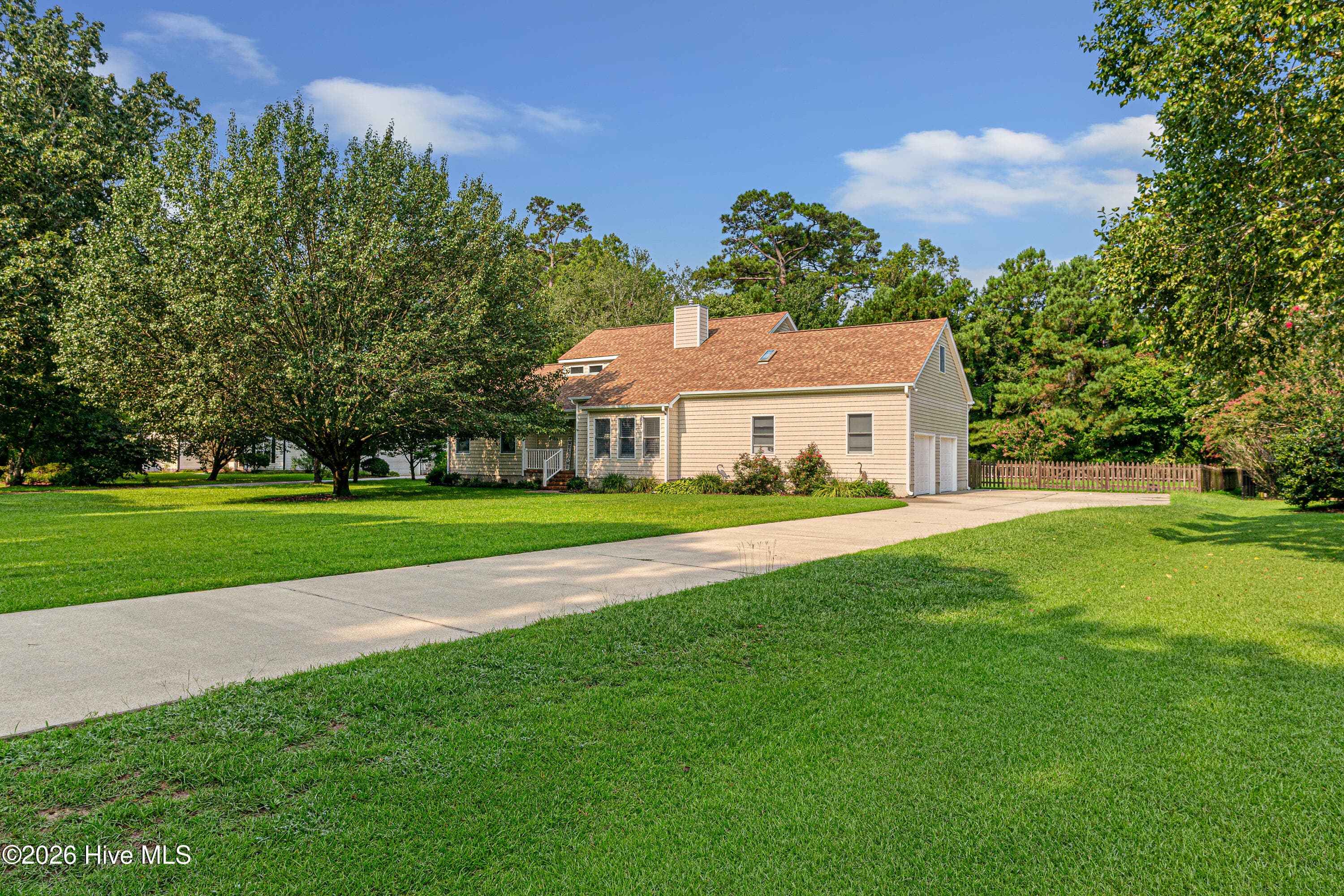 Single Family Residence at 415 Hillcrest Drive, Morehead City, NC 28557, photo 2 of 61