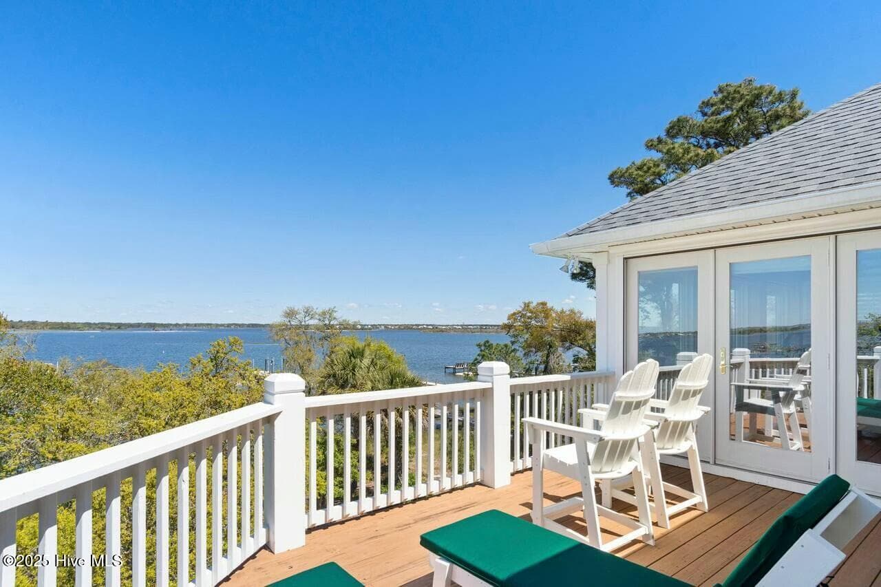 MBR Soundfront Deck - 7012 Sound Drive, Emerald Isle, NC 28594