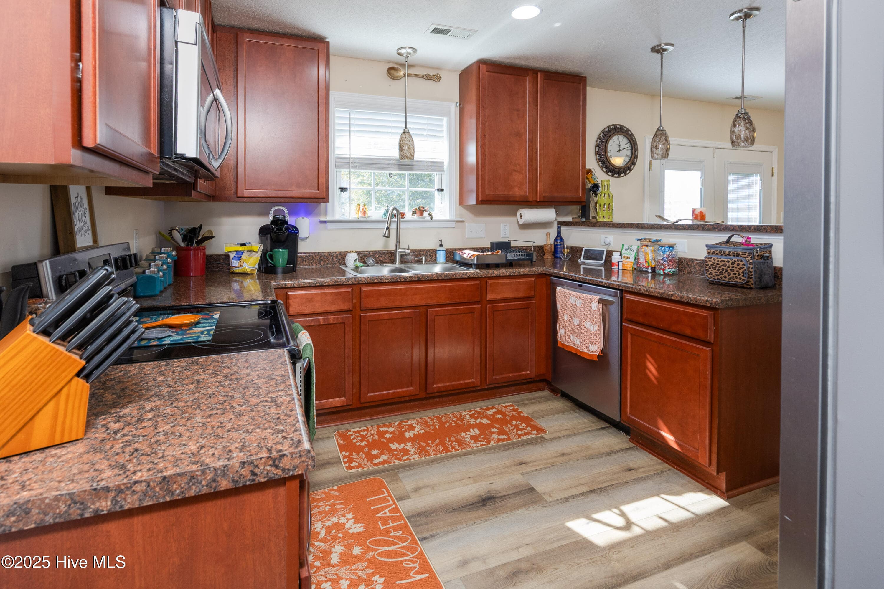 Single Family Residence at 21 Northgate Lane, Clinton, NC 28328, photo 8 of 28