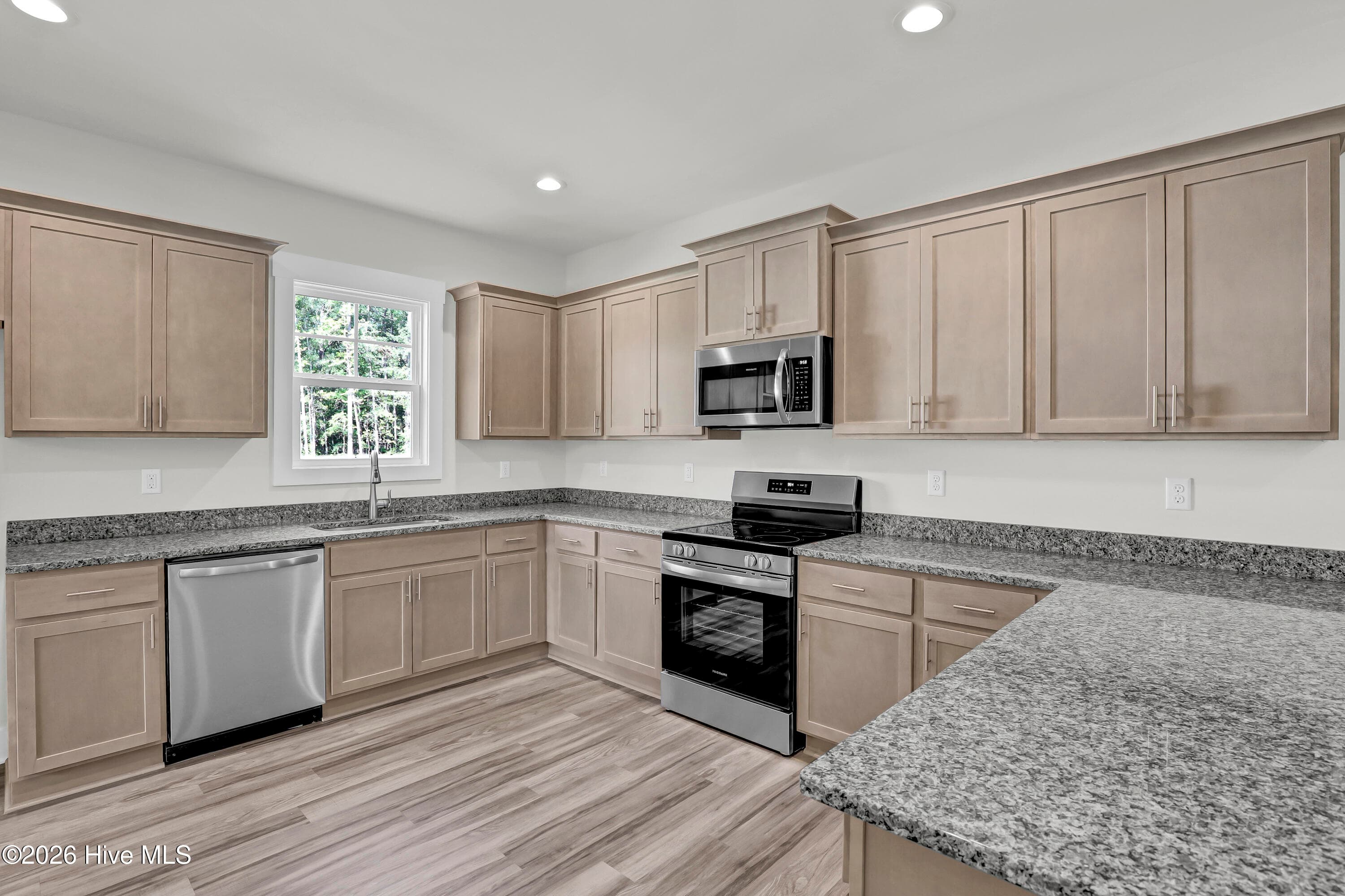 Single Family Residence at 42 Peach Court, Burgaw, NC 28425, photo 13 of 32