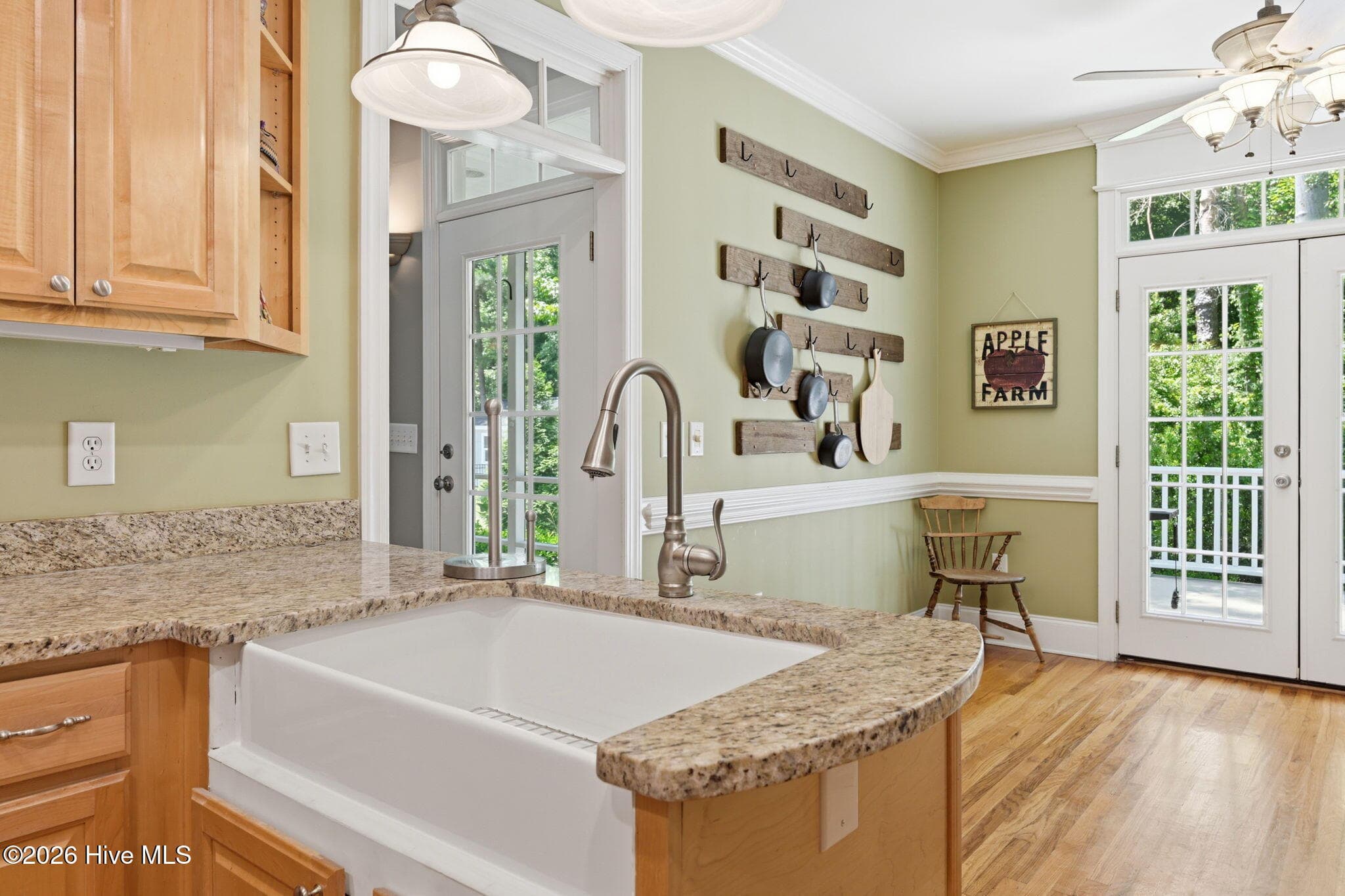 Single Family Residence at 202 Emmen Road, New Bern, NC 28562, photo 16 of 50