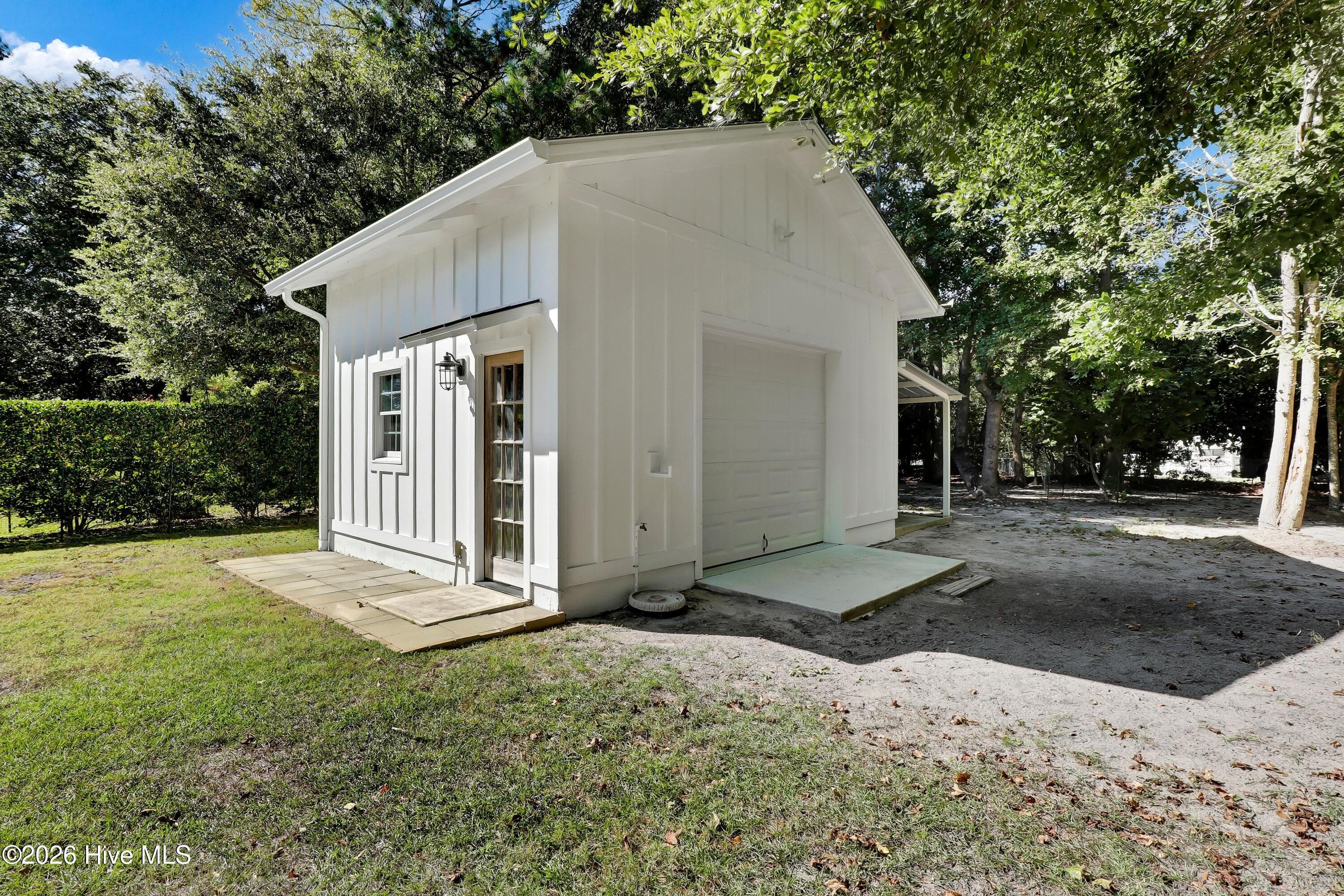 Single Family Residence at 351 Olde Point Loop, Hampstead, NC 28443, photo 55 of 81