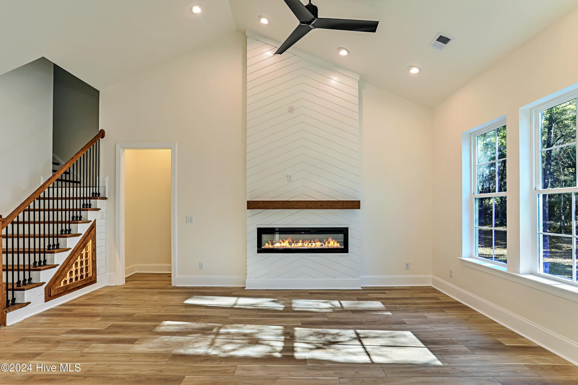 Single Family Residence at 3375 Sandridge Lane SW, Supply, NC 28462, photo 25 of 73