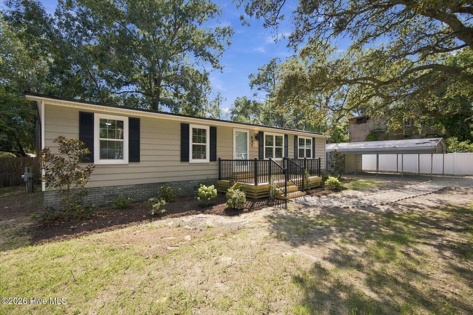 Manufactured Home at 621 Harbor Drive SE, Bolivia, NC 28422, photo 42 of 46