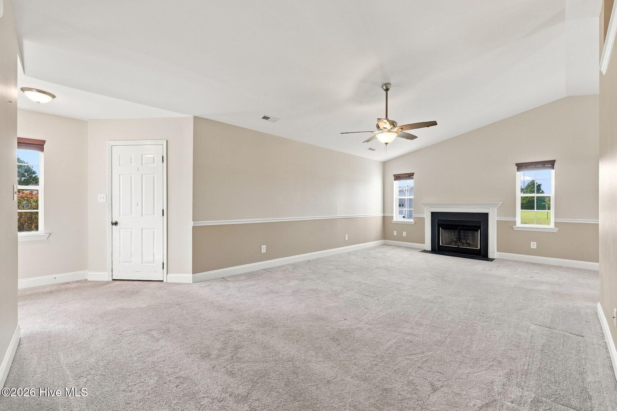 Single Family Residence at 404 S Grazing Court, Sneads Ferry, NC 28460, photo 5 of 31
