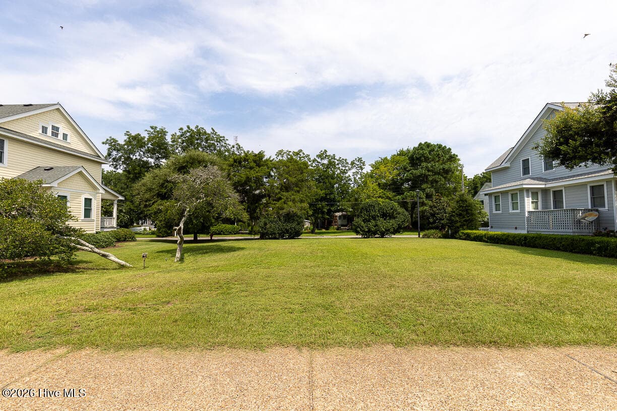 330 Fernando Street, Manteo, NC 27954