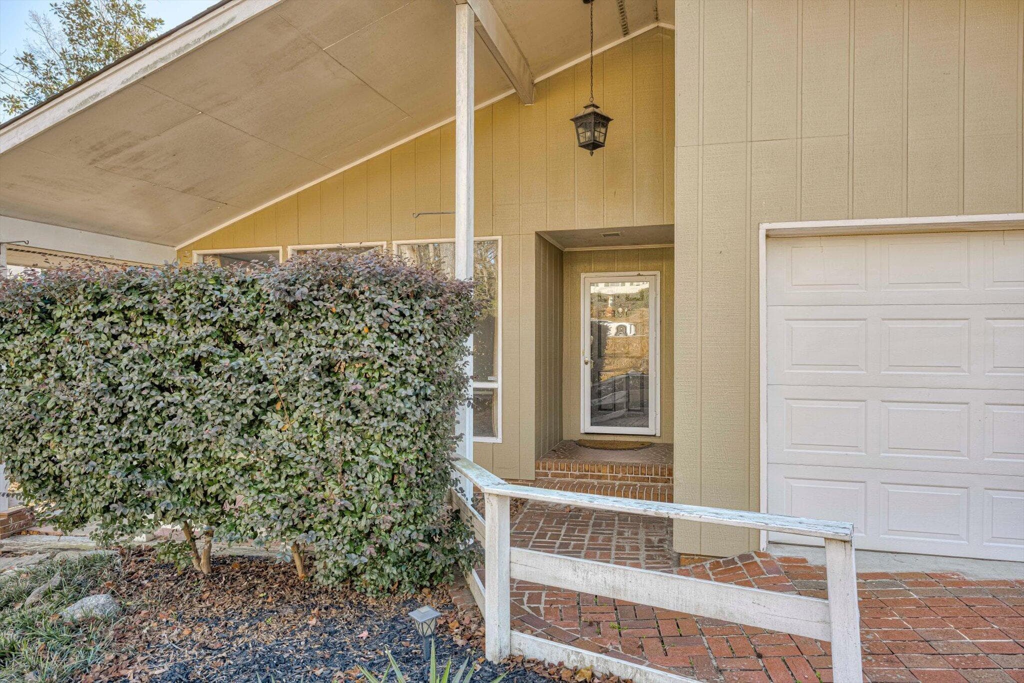 Single Family Residence at 715 Hammond Drive, North Augusta, SC 29841, photo 3 of 43