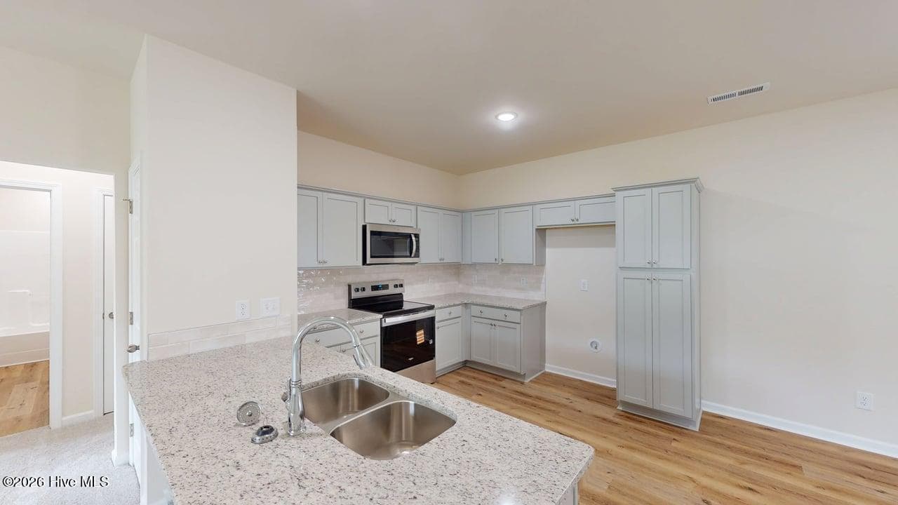 Single Family Residence at 204 Grace'S Farm Road, La Grange, NC 28551, photo 7 of 26