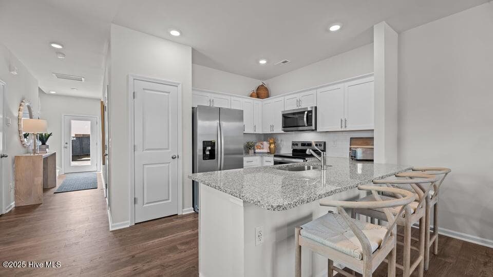 Townhouse at 2027 Clock Road, New Bern, NC 28562, photo 7 of 39