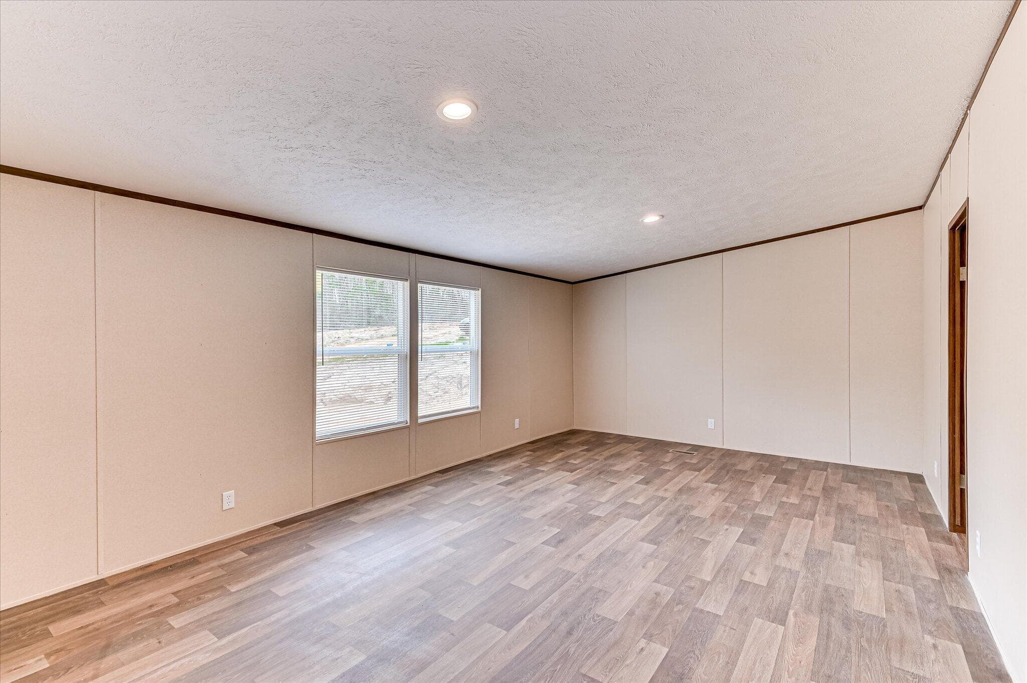 Manufactured Home at 4052 Us-25, Hephzibah, GA 30815, photo 17 of 34