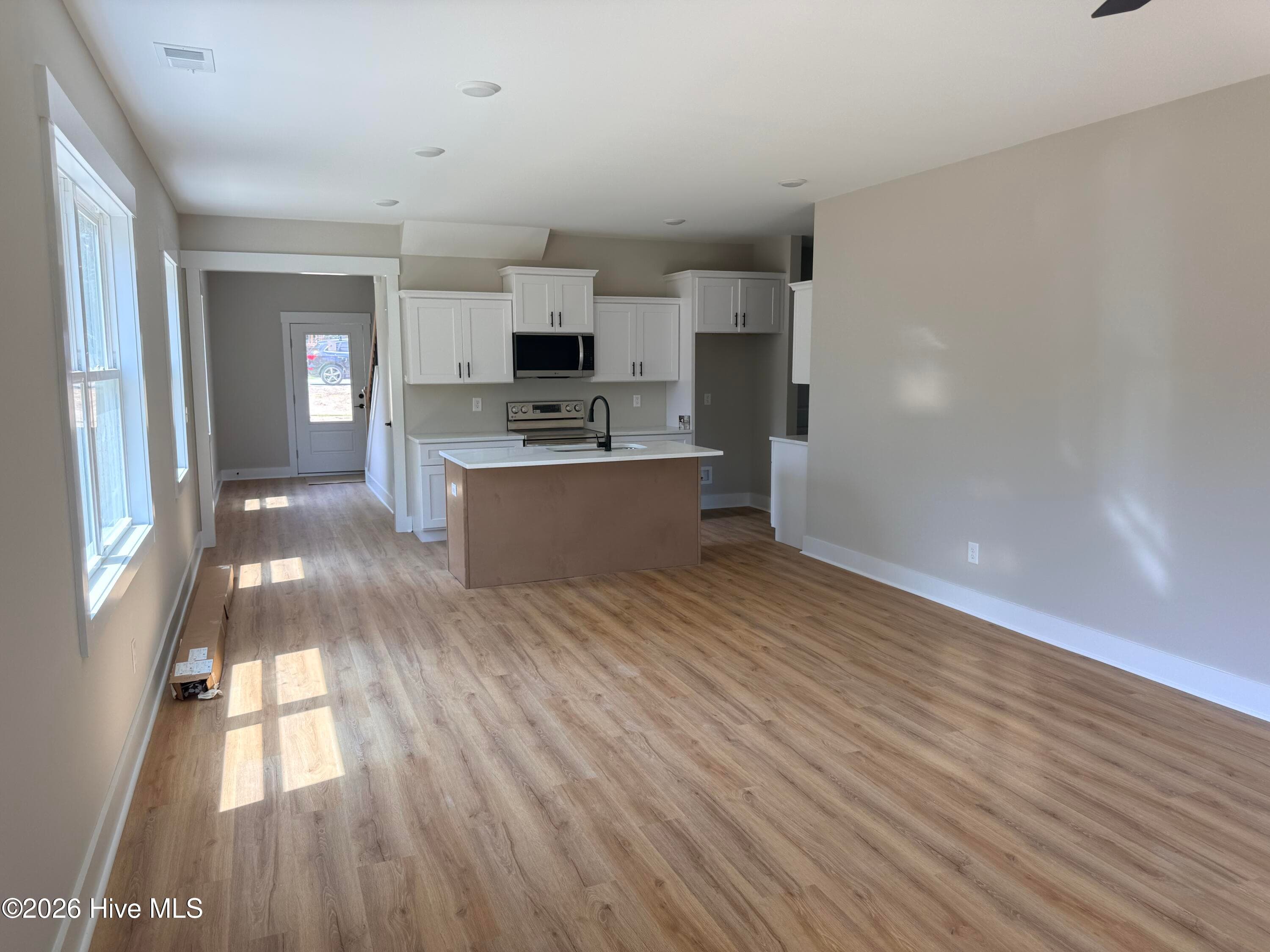 Single Family Residence at 164 Bahama Drive, Hampstead, NC 28443, photo 17 of 103