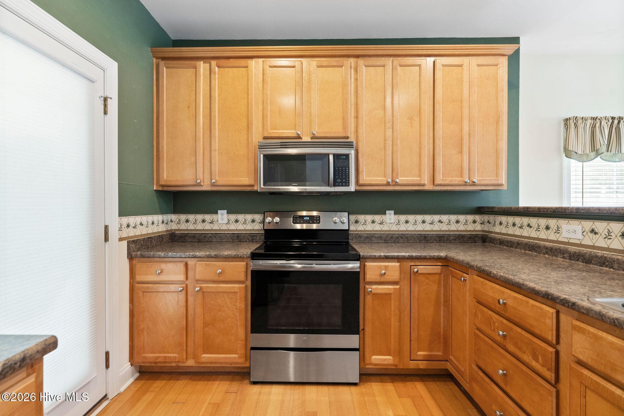 Townhouse at 100 Painted Bunting Court, Hampstead, NC 28443, photo 14 of 58