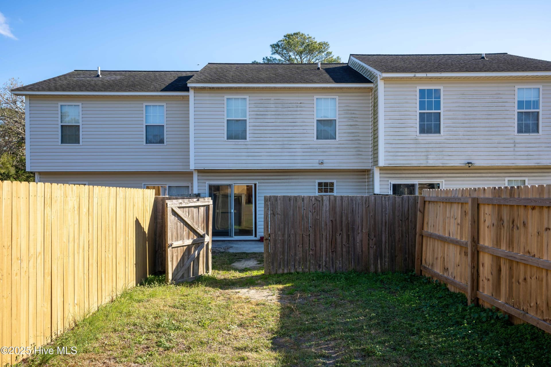 Townhouse at 113 Tillett Lane, Sneads Ferry, NC 28460, photo 15 of 29
