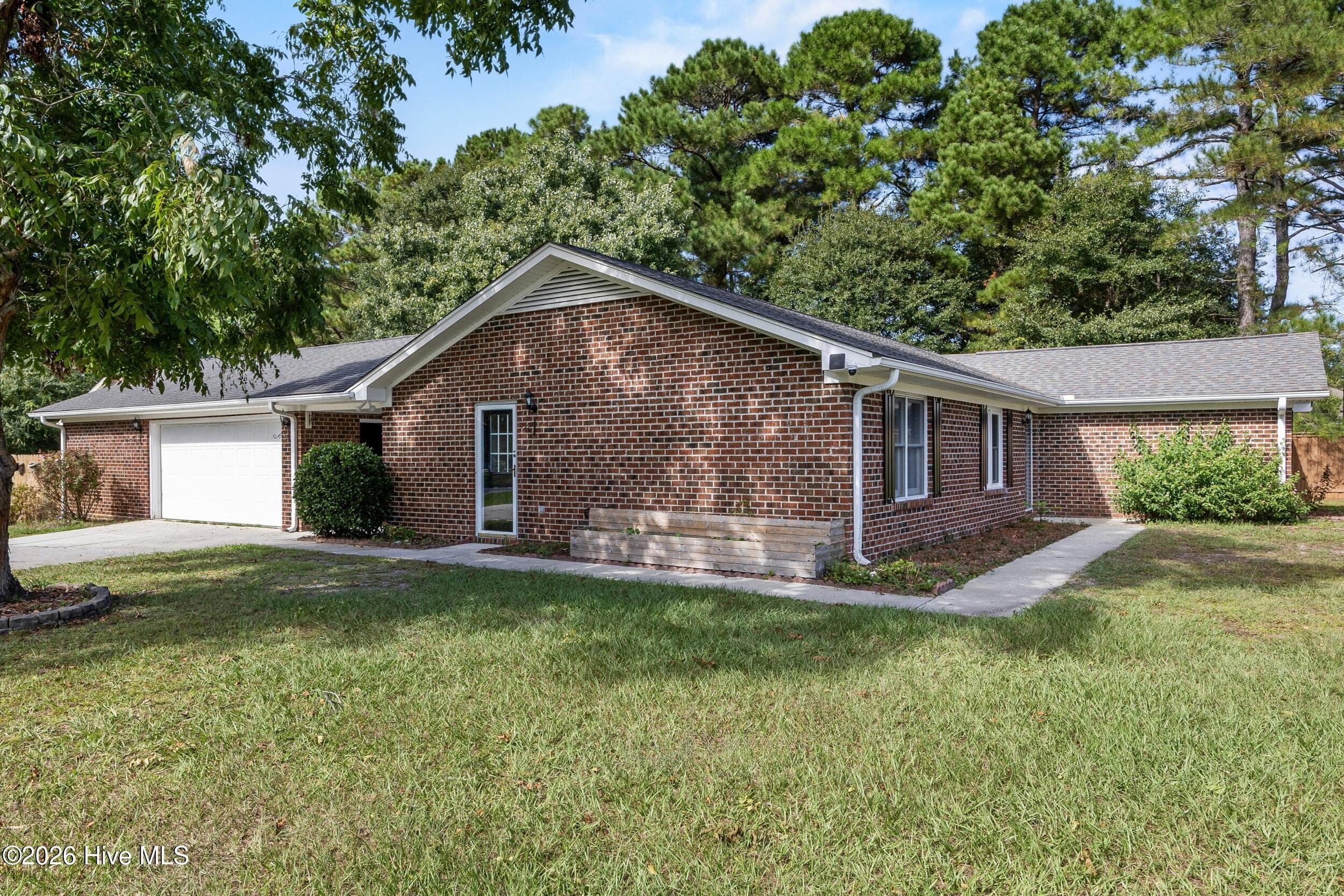 Single Family Residence at 1101 Hunting Ridge Road, Wilmington, NC 28412, photo 4 of 51