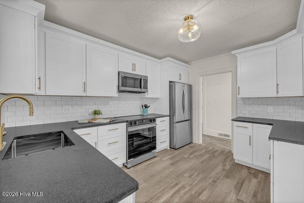 Single Family Residence at 329 Wayne Drive, Wilmington, NC 28403, photo 15 of 45