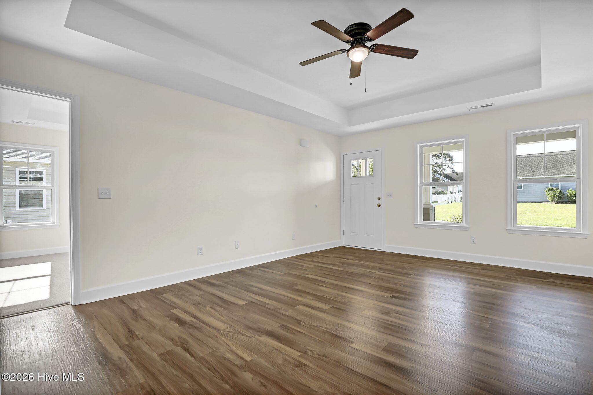 Single Family Residence at 91 Glasgow Drive, Rocky Point, NC 28457, photo 7 of 31