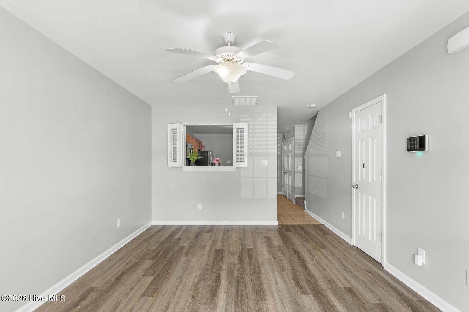 Townhouse at 402 Caldwell Loop, Jacksonville, NC 28546, photo 6 of 27