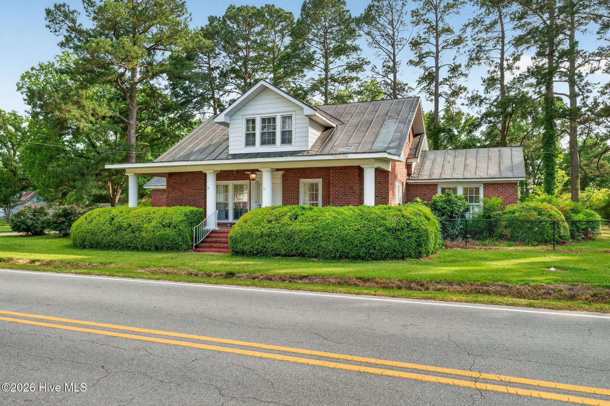 Single Family Residence at 207 W 3rd Street, Princeton, NC 27569, photo 4 of 58