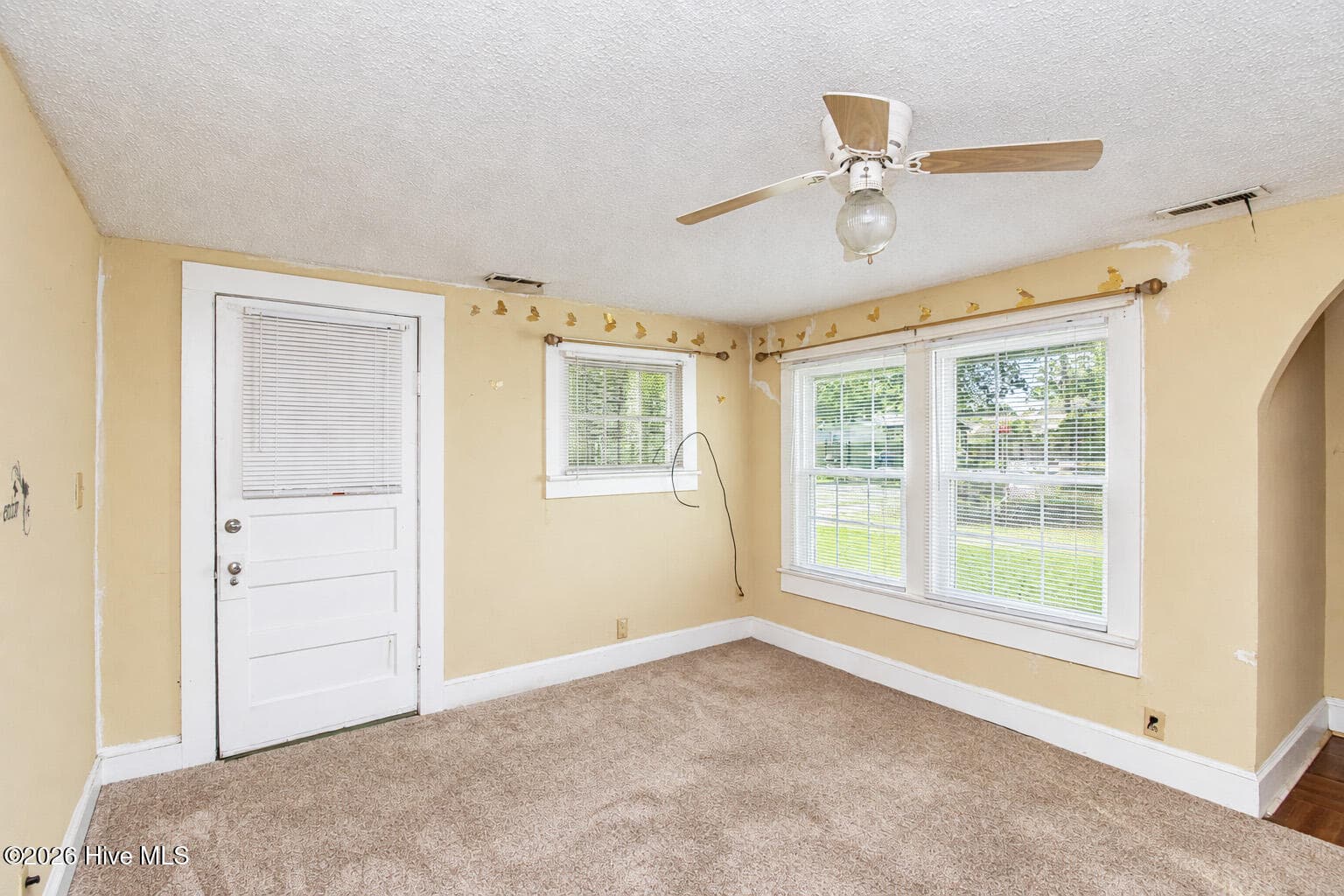 Living room - 1601 Washington Street E, Wilson, NC 27893