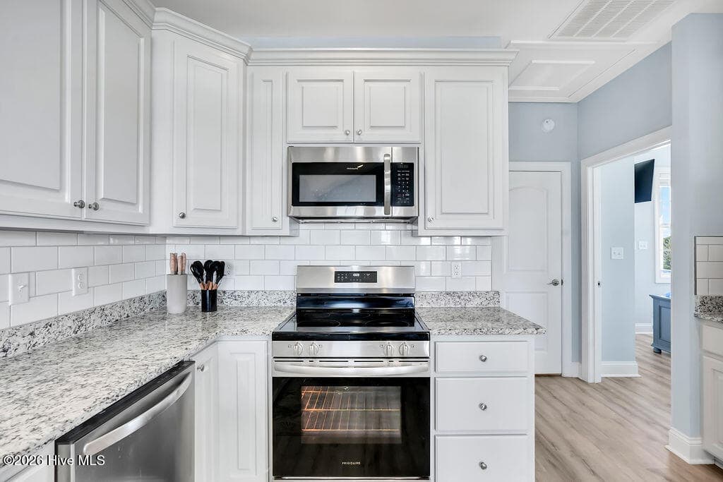 Kitchen - 244 Grandview Drive, Sneads Ferry, NC 28460