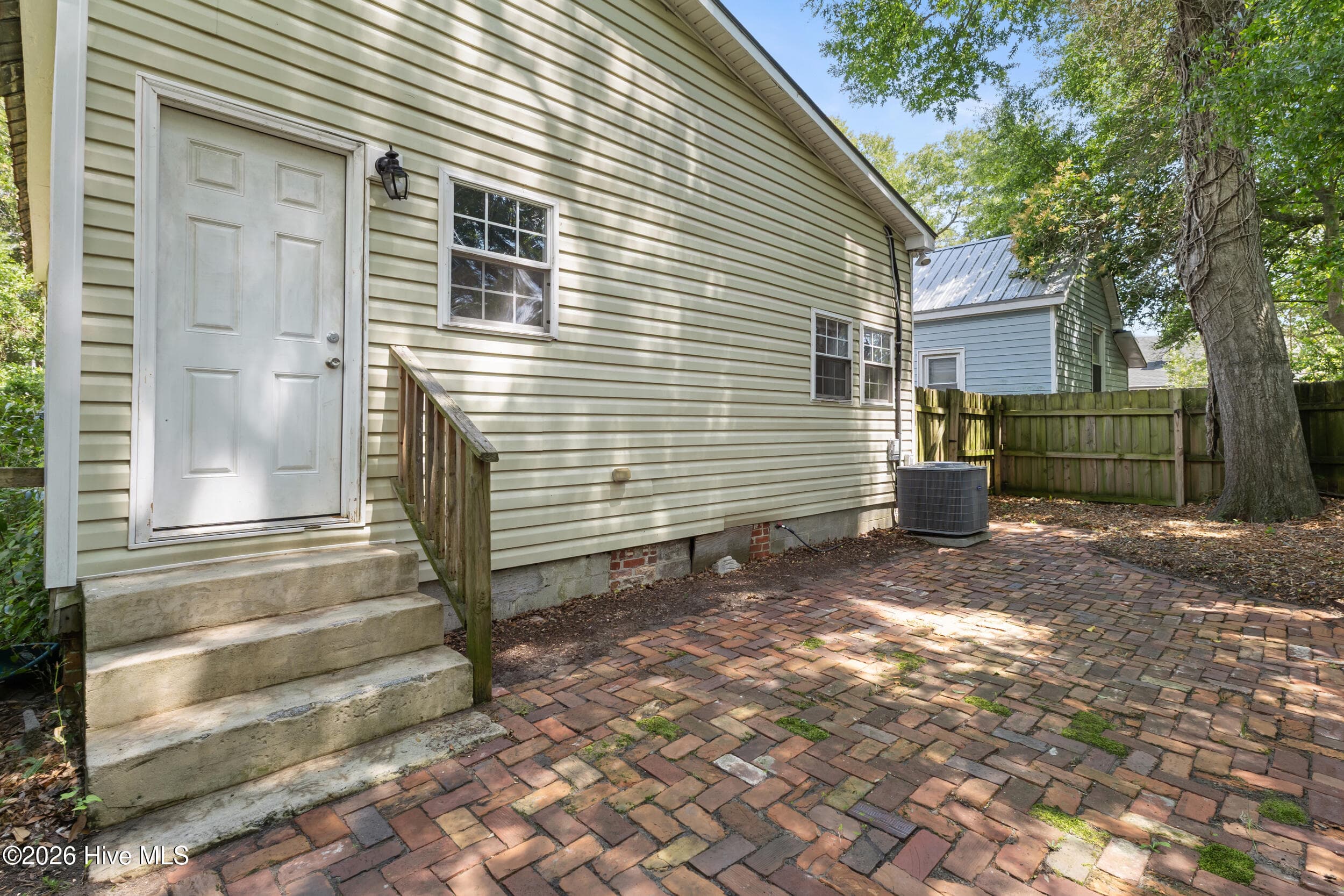 Single Family Residence at 804 S 6th Street, Wilmington, NC 28401, photo 15 of 16