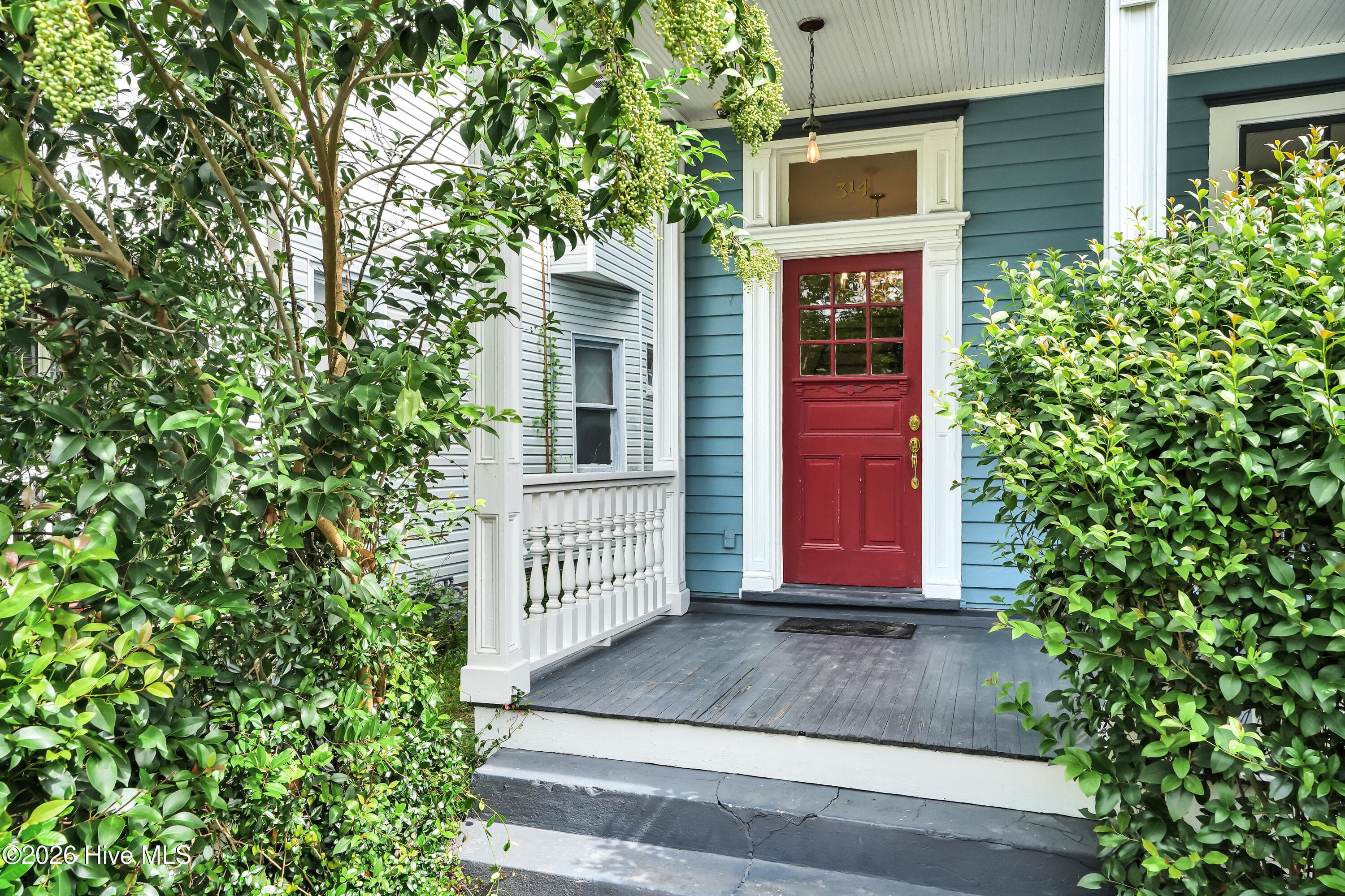 Single Family Residence at 314 N 5th Avenue, Wilmington, NC 28401, photo 2 of 55