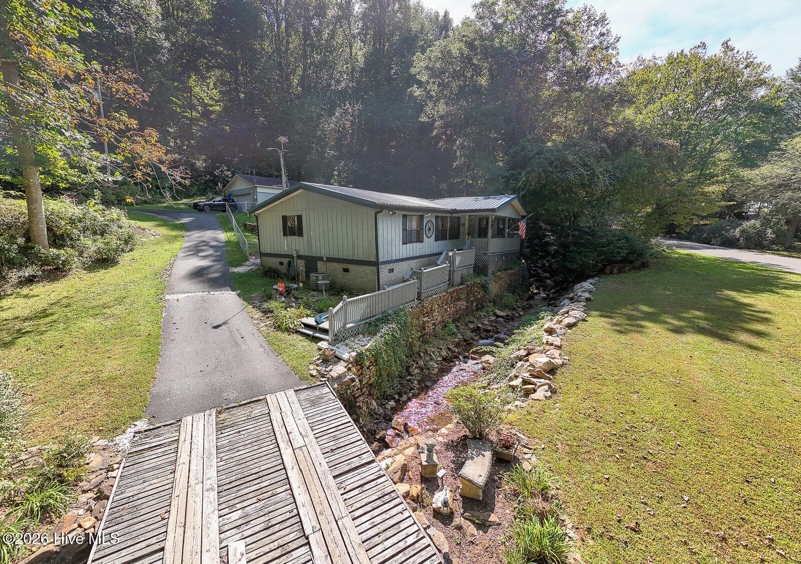 Manufactured Home at 447 Anderson Creek, Robbinsville, NC 28771, photo 5 of 98