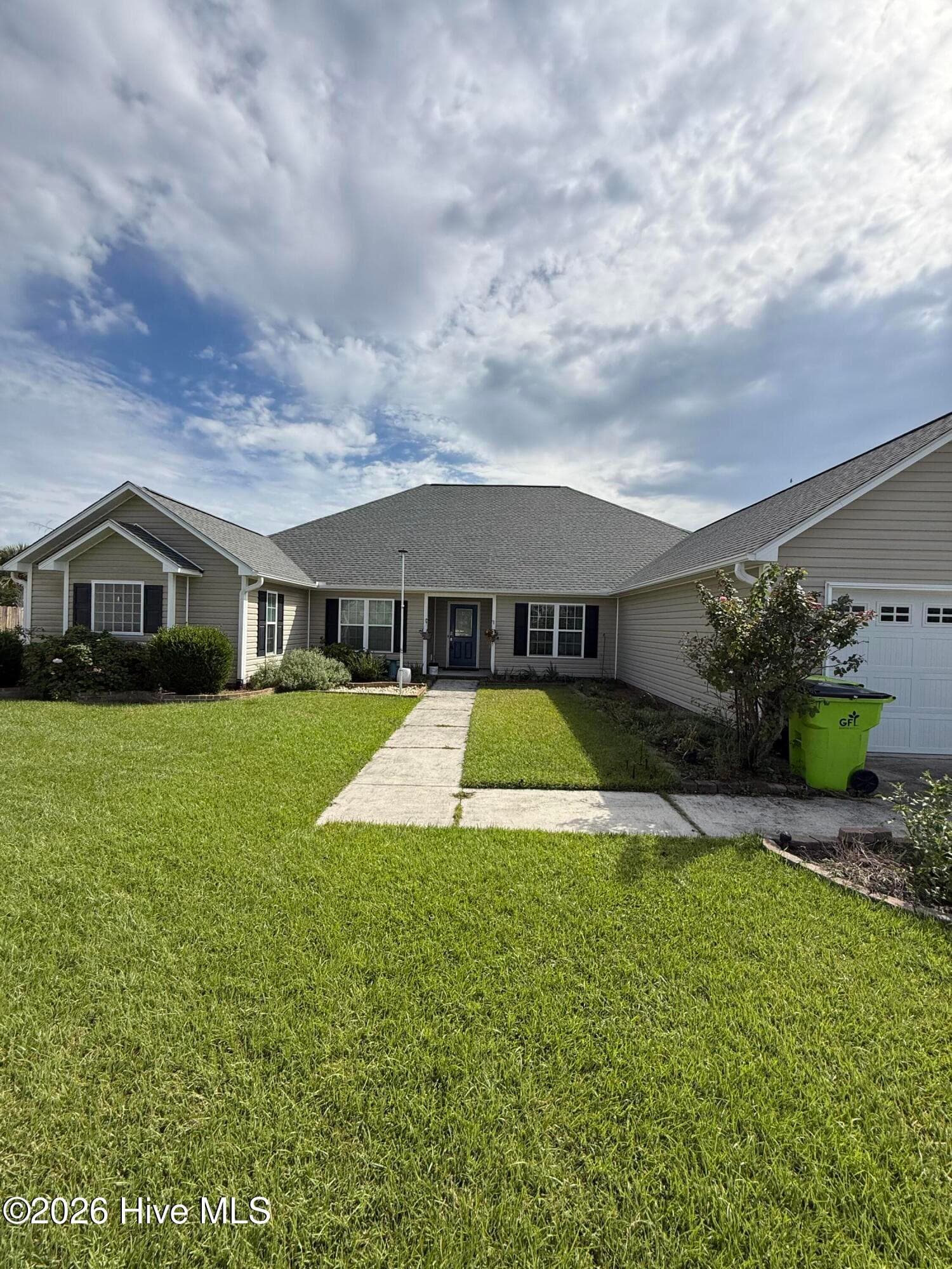 Single Family Residence at 803 Canvas Court, Swansboro, NC 28584, photo 4 of 102