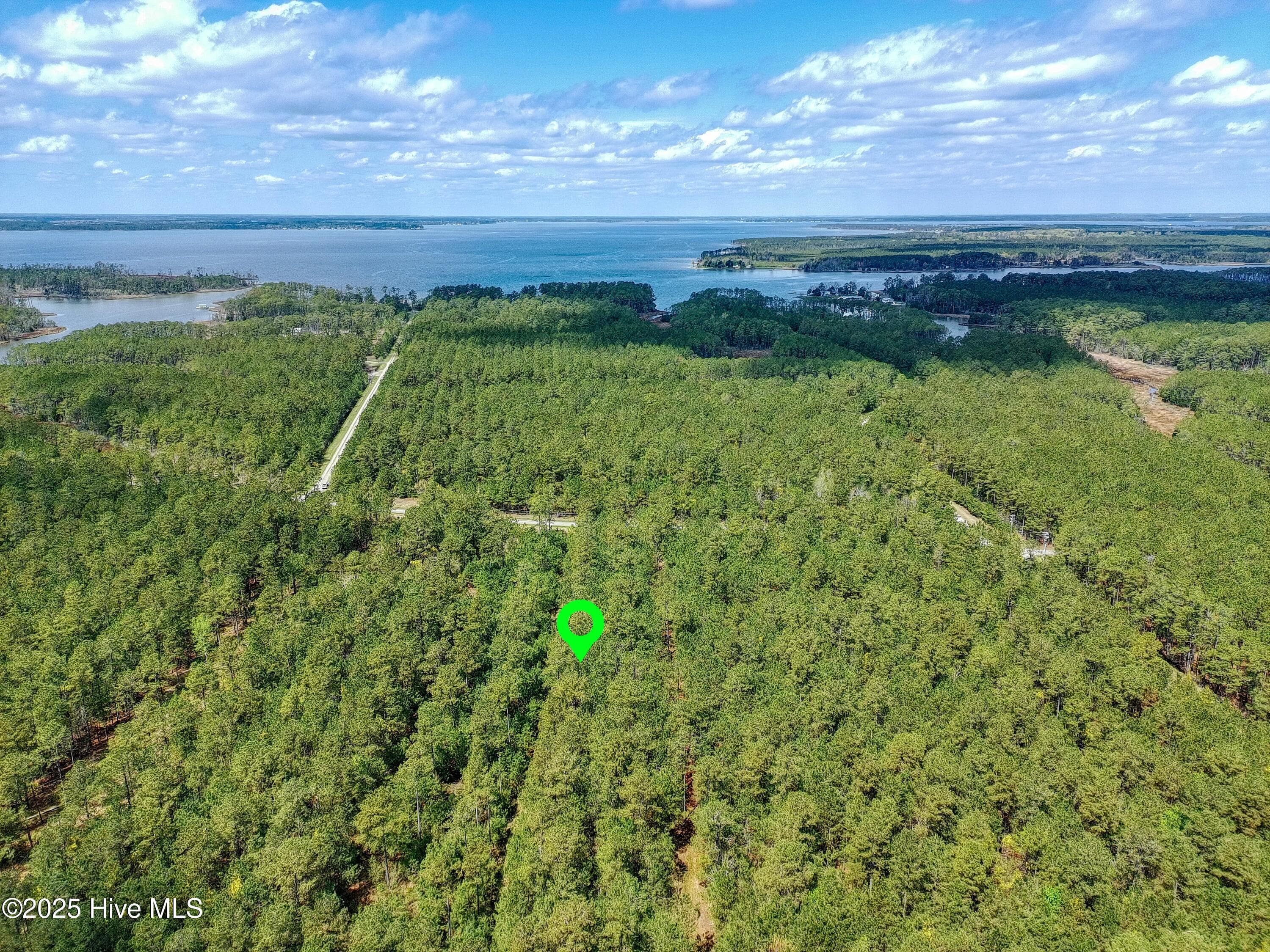 20 20 Sandy Point Road, Scranton, NC 27875