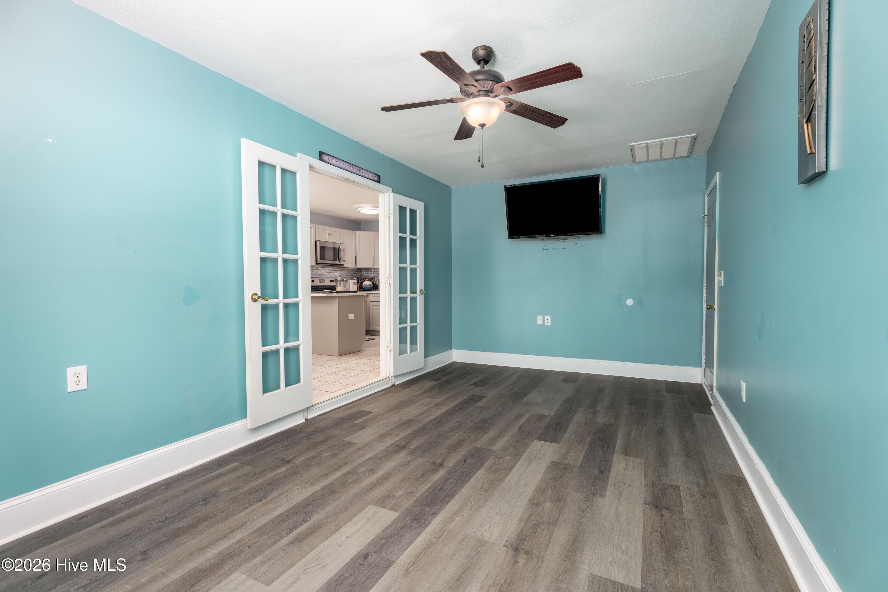 Single Family Residence at 405 Chaps Court, Jacksonville, NC 28546, photo 28 of 71