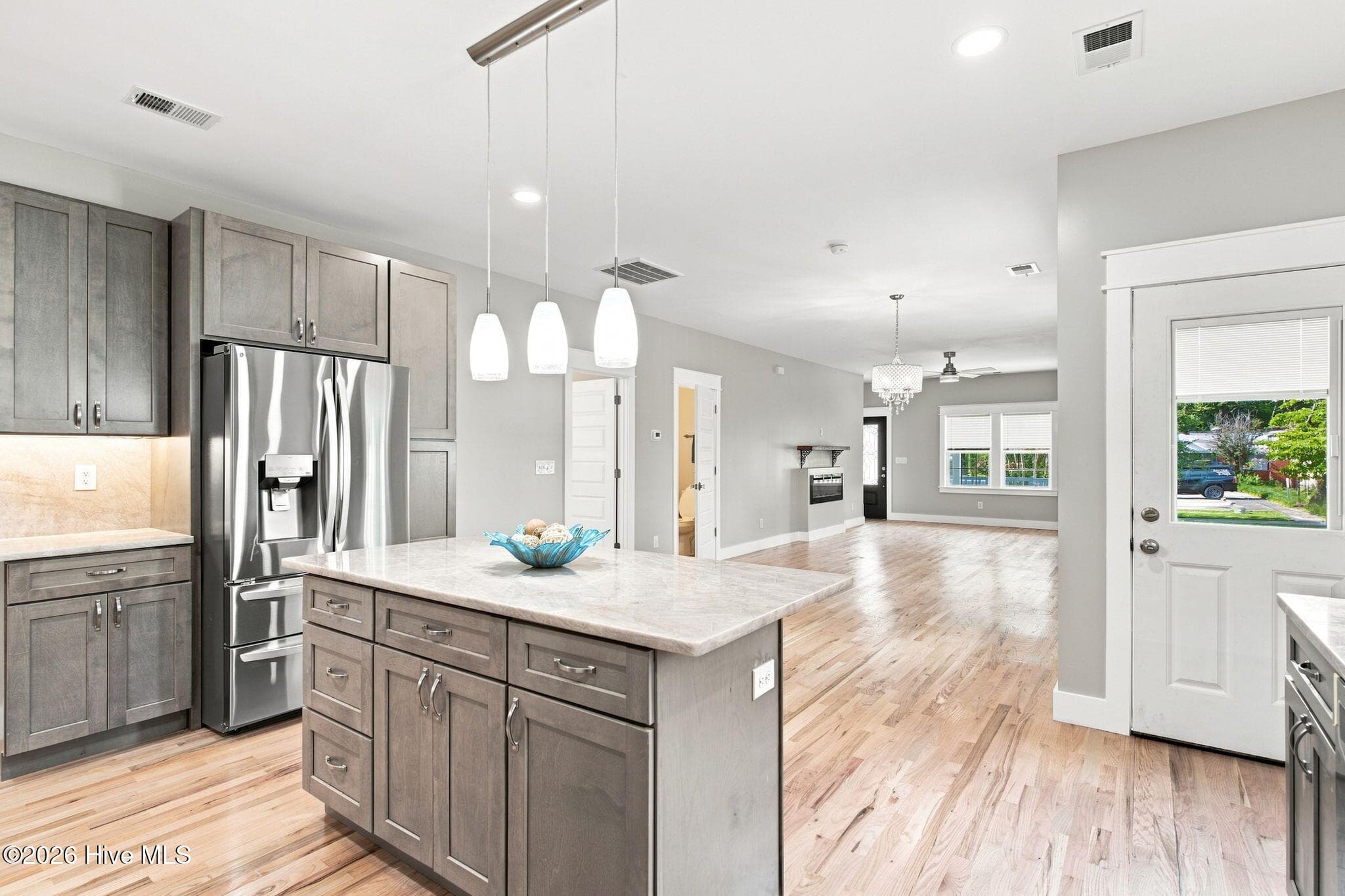 Single Family Residence at 512 Queen Street, Wilmington, NC 28401, photo 44 of 95