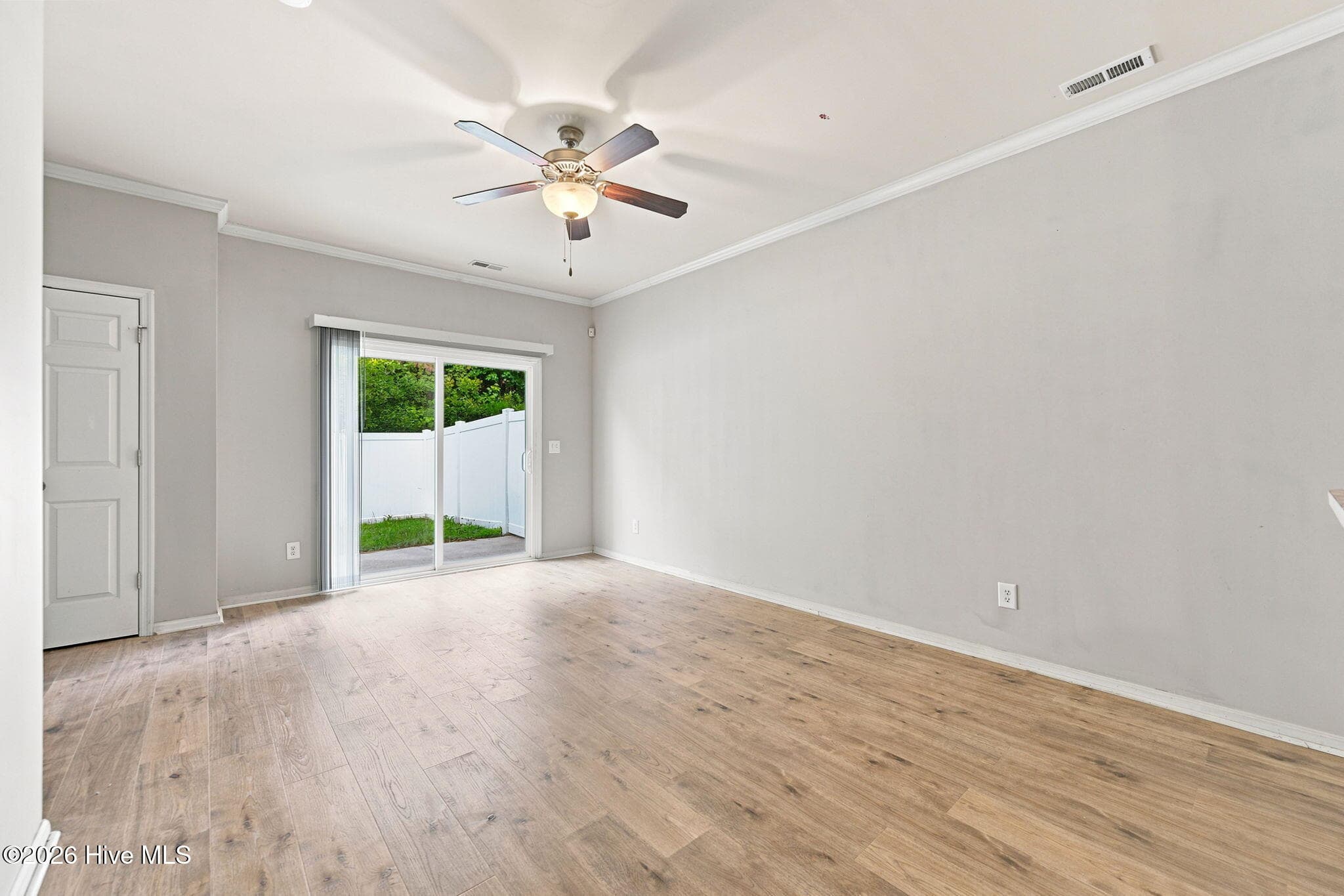 Townhouse at 404 Glenhaven Lane, Jacksonville, NC 28546, photo 2 of 3