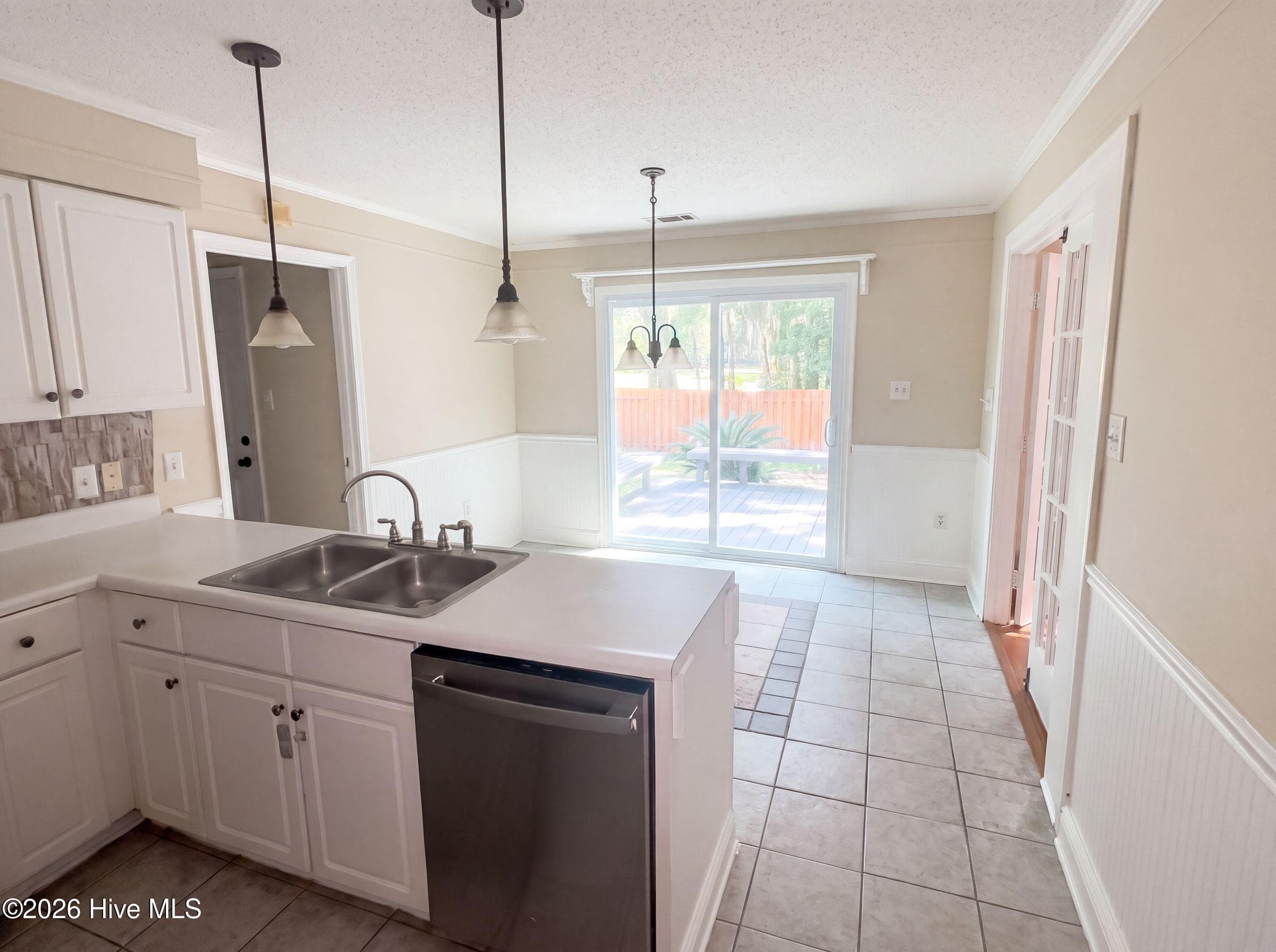 Single Family Residence at 101 Settlement Way, Wilmington Island, GA 31410, photo 6 of 27