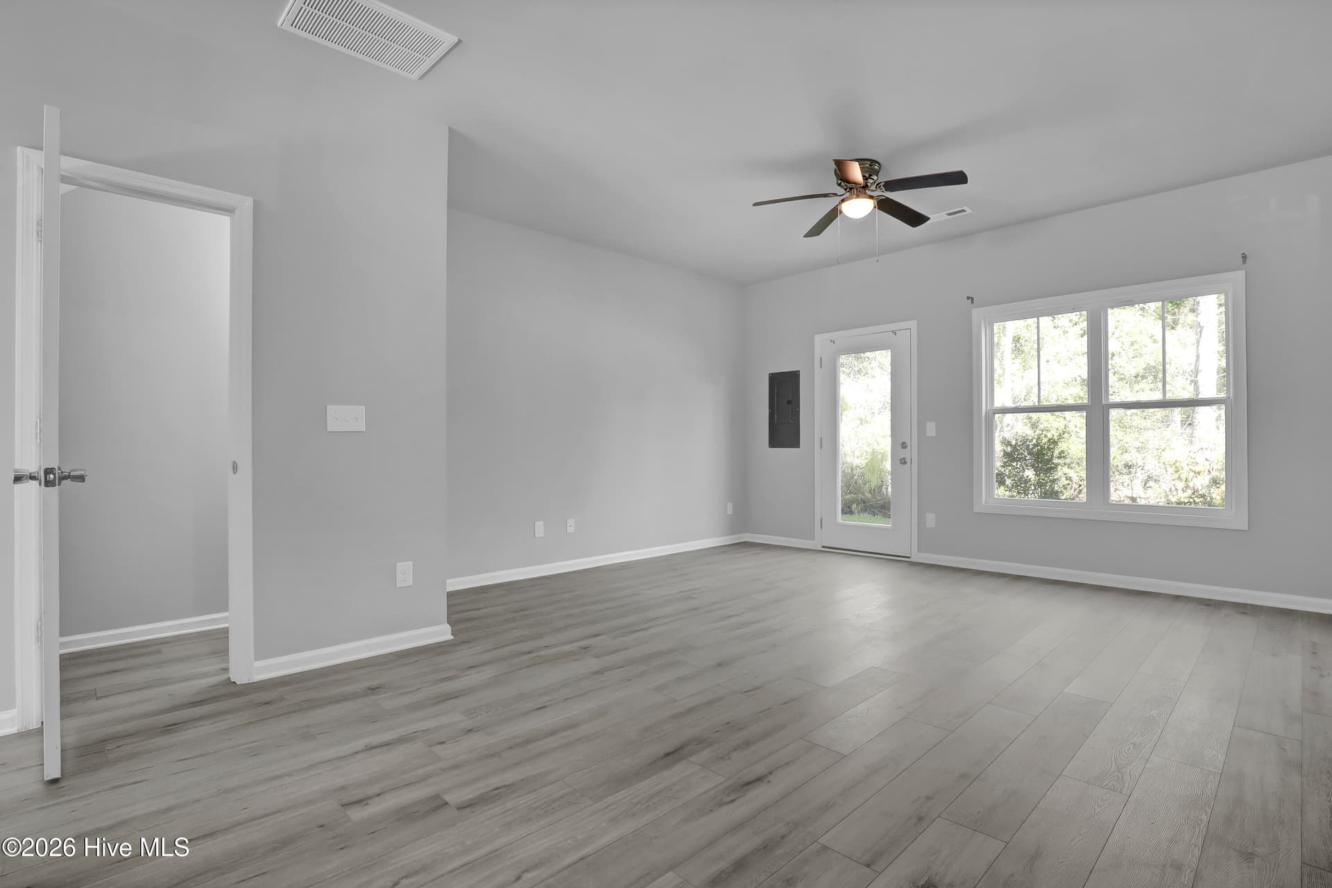 Townhouse at 188 Buckhorn Avenue, Holly Ridge, NC 28445, photo 7 of 26