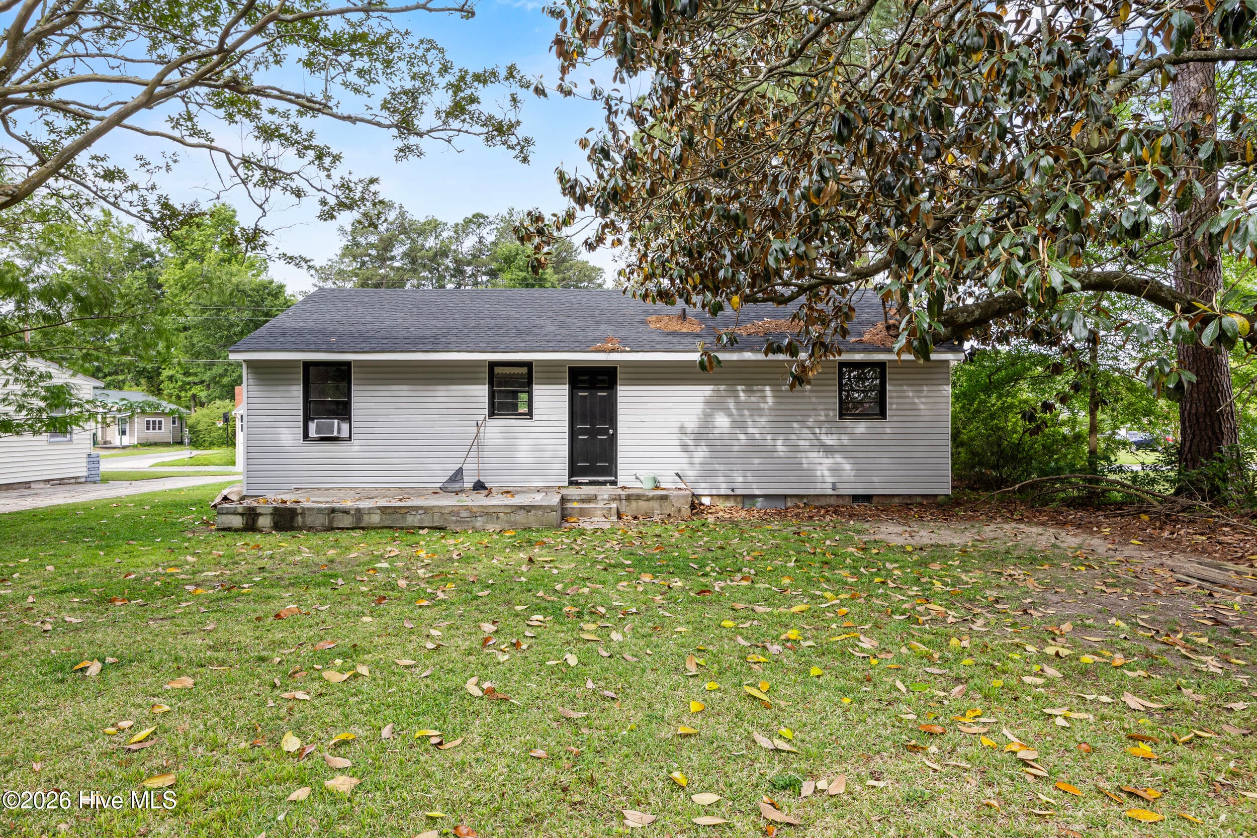 Single Family Residence at 530 Oak Lane, Jacksonville, NC 28540, photo 24 of 32