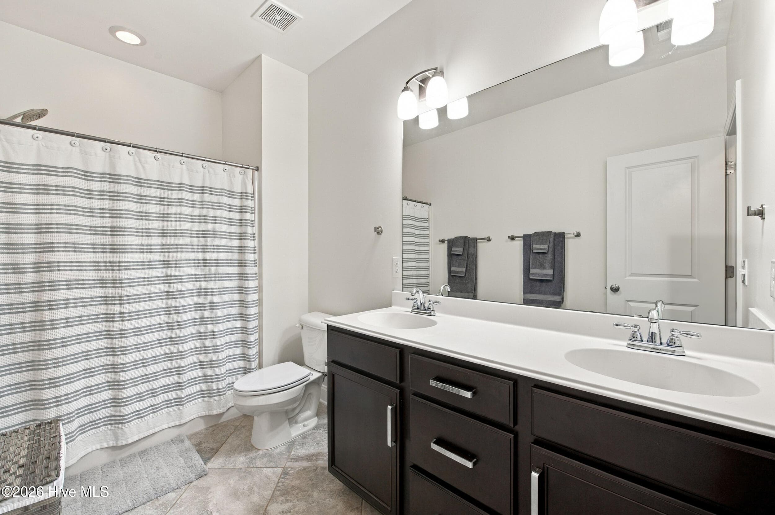 Single Family Residence at 3836 Smooth Water Drive, Castle Hayne, NC 28429, photo 32 of 62