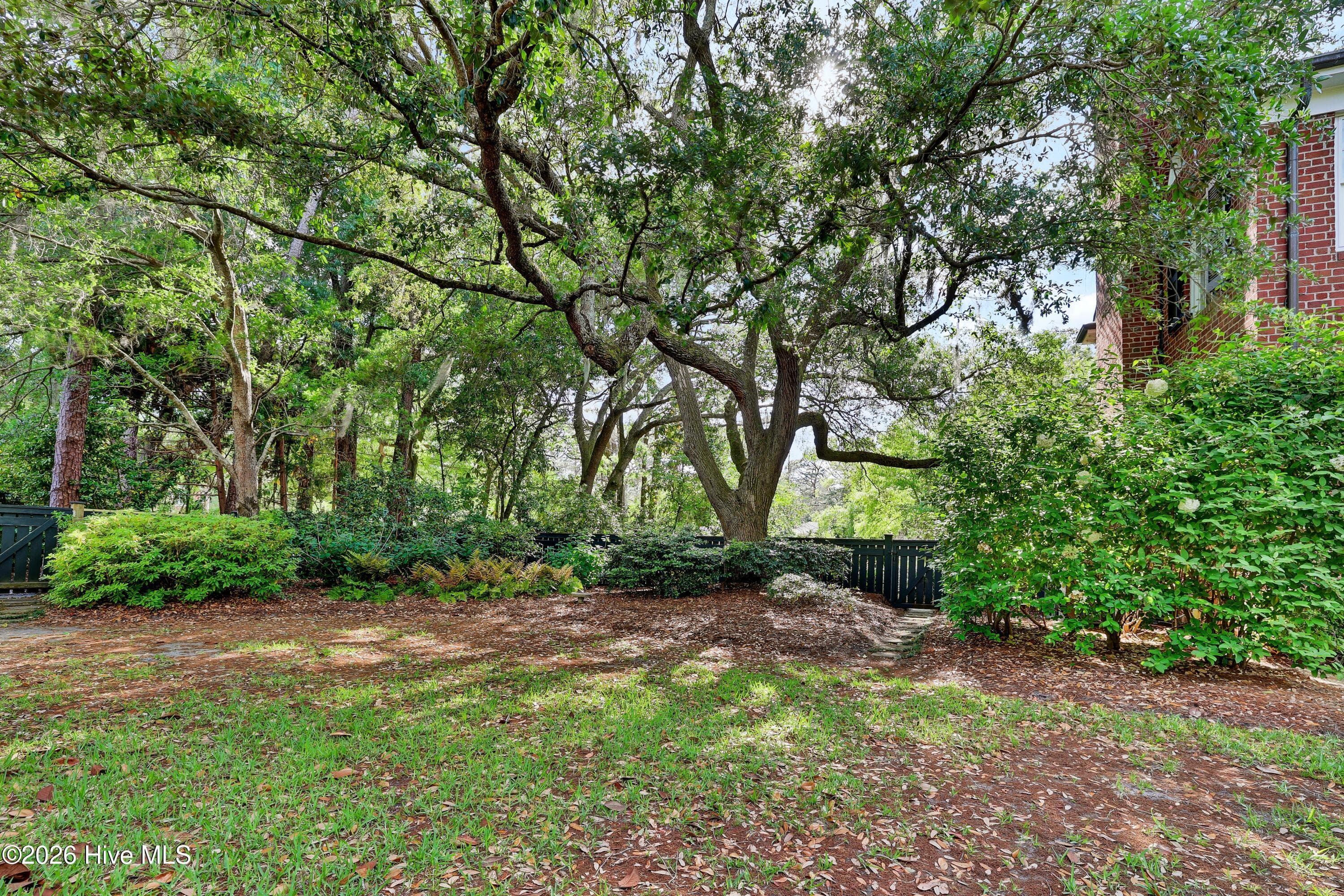 Single Family Residence at 1411 Live Oak Parkway, Wilmington, NC 28403, photo 40 of 63