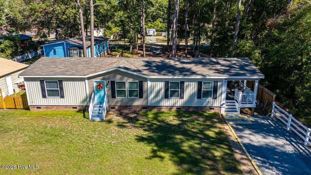 Manufactured Home at 3459 Lakeview Drive SW, Supply, NC 28462, photo 8 of 70