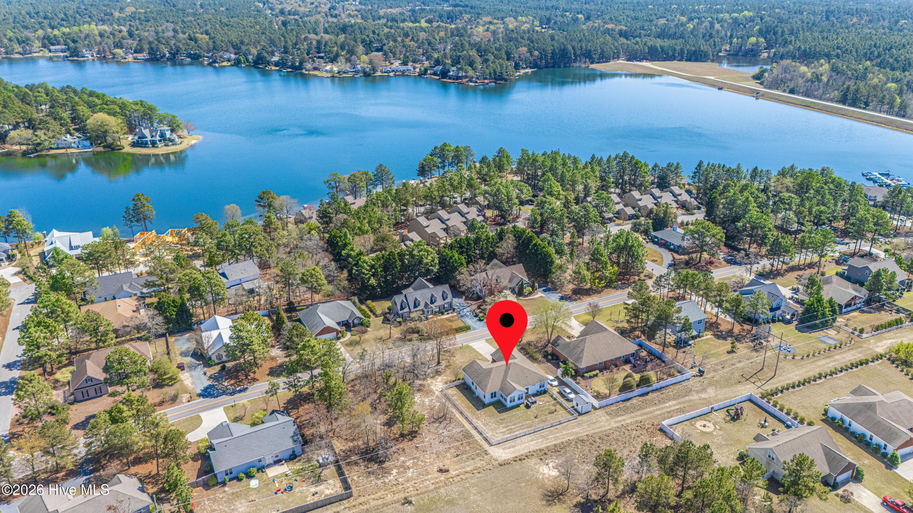 Single Family Residence at 1320 Burning Tree Road, Pinehurst, NC 28374, photo 6 of 7