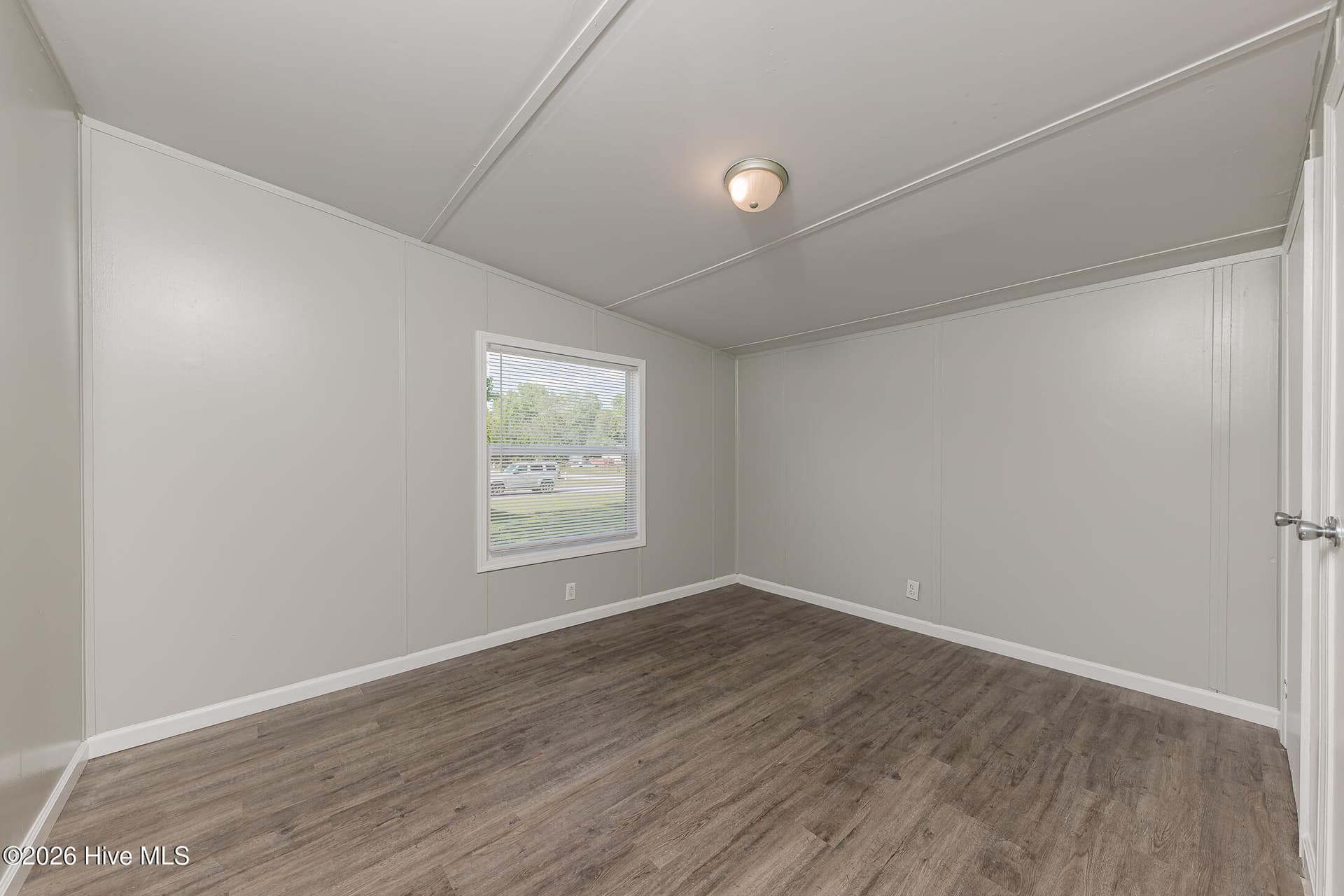 Manufactured Home at 122 Woodbrook Drive, Midway Park, NC 28544, photo 37 of 47