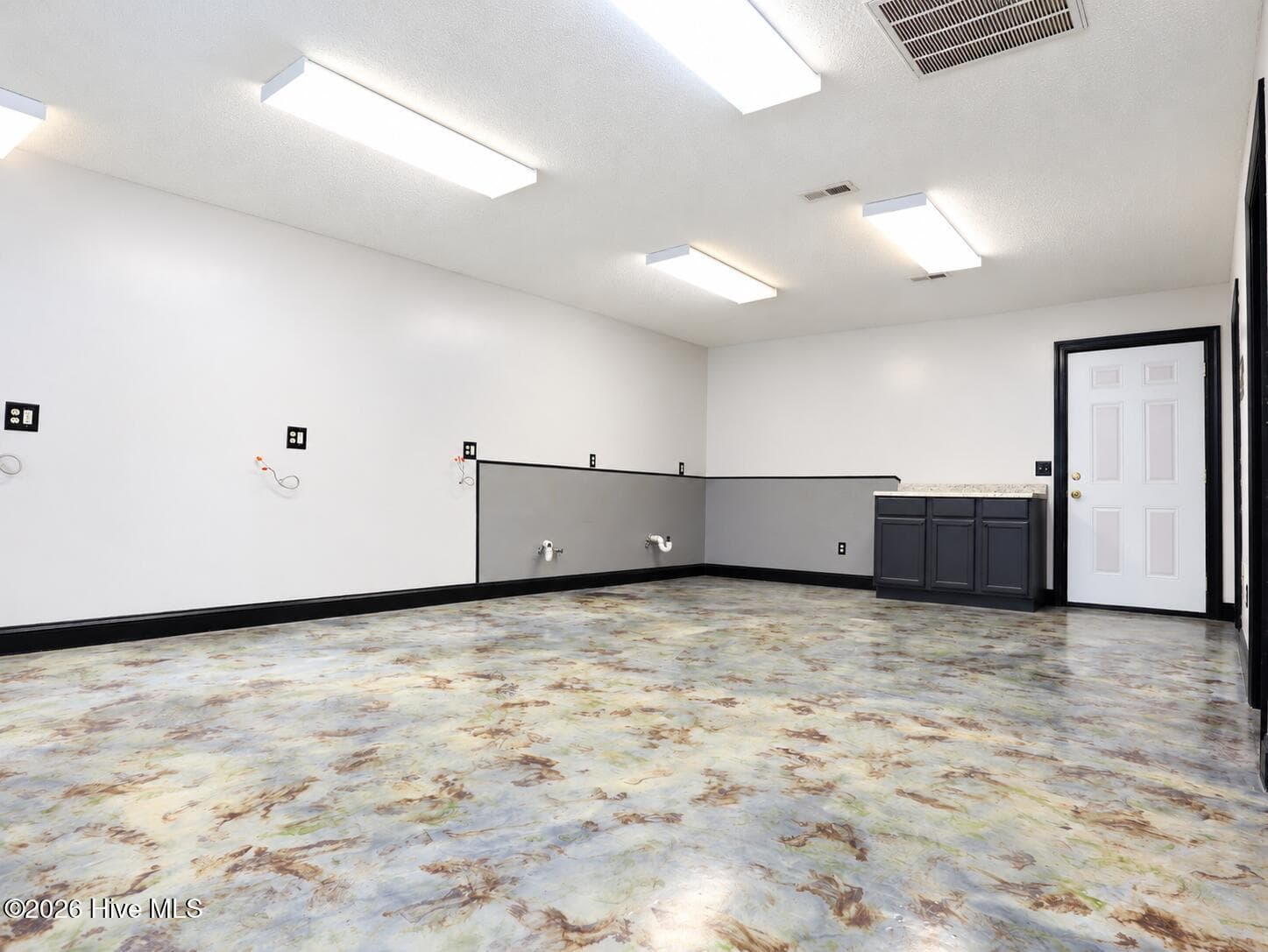 Work or Retail space with plumbing and electrical ready to reconnect to your fixtures. - 3133 Vass-carthage Road, Carthage, NC 28327