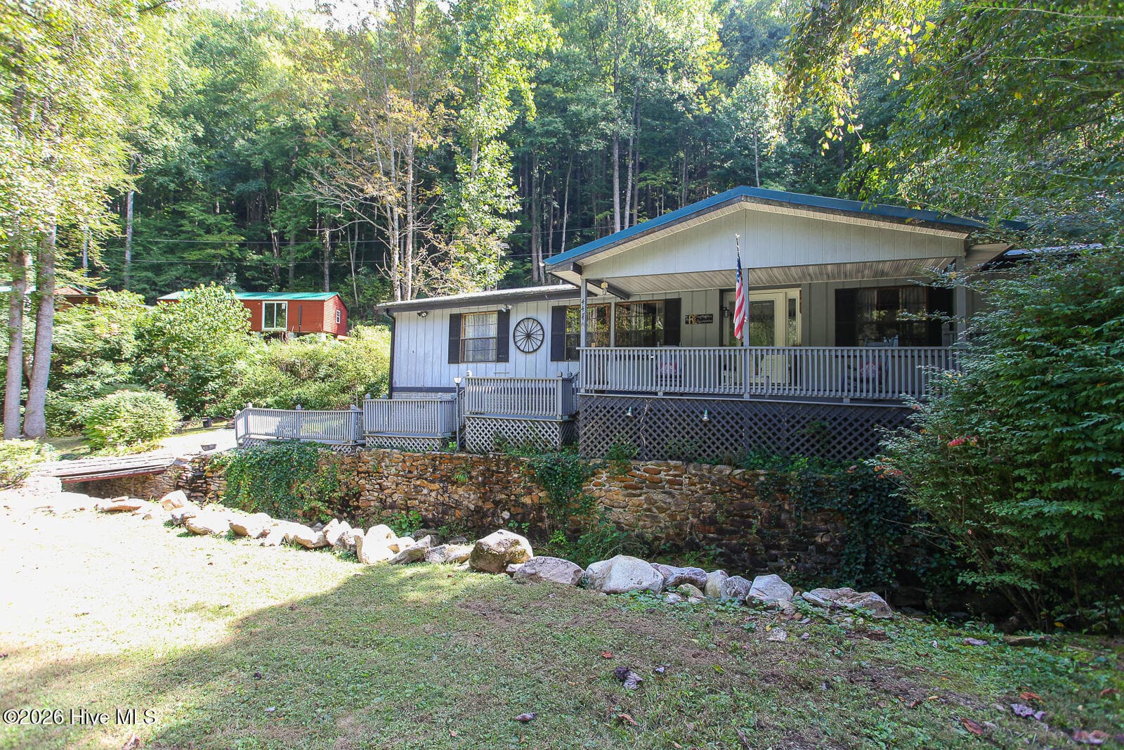 Manufactured Home at 447 Anderson Creek, Robbinsville, NC 28771, photo 3 of 98