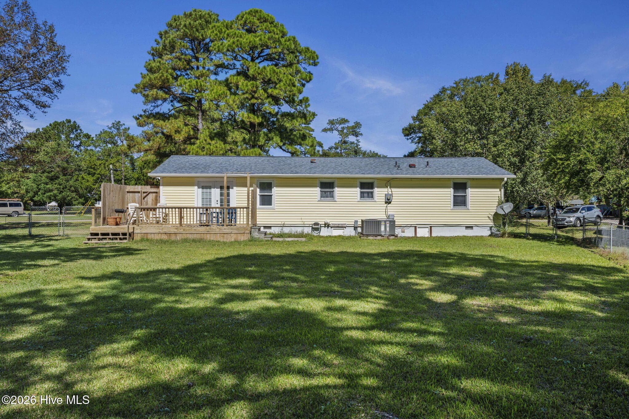 Single Family Residence at 2912 Newport Circle, Newport, NC 28570, photo 5 of 43