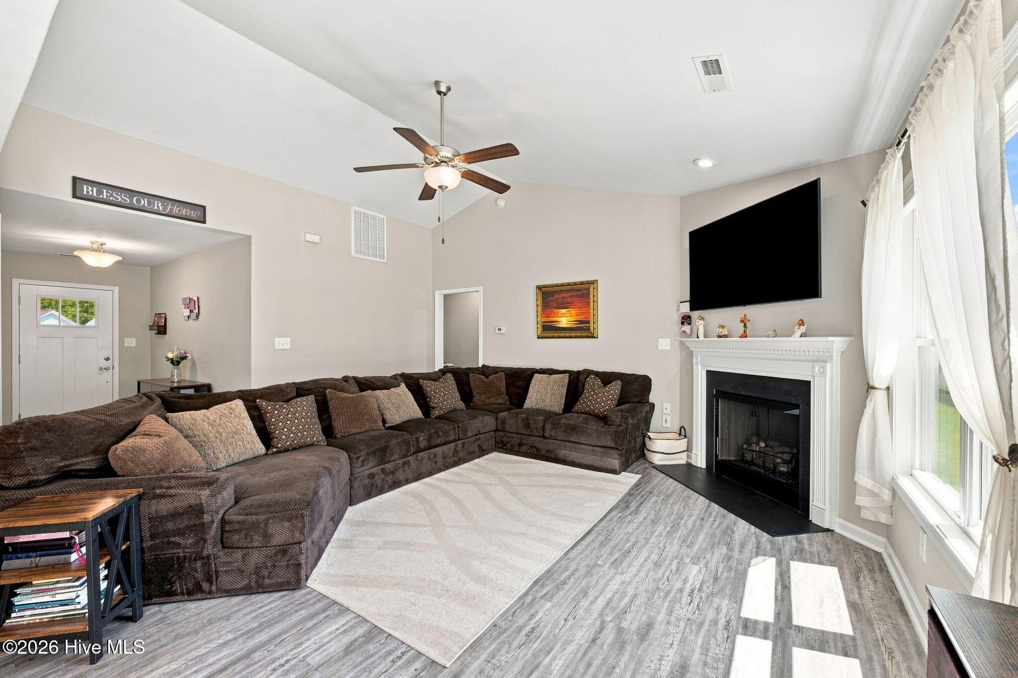Single Family Residence at 345 Station House Road, New Bern, NC 28562, photo 7 of 50