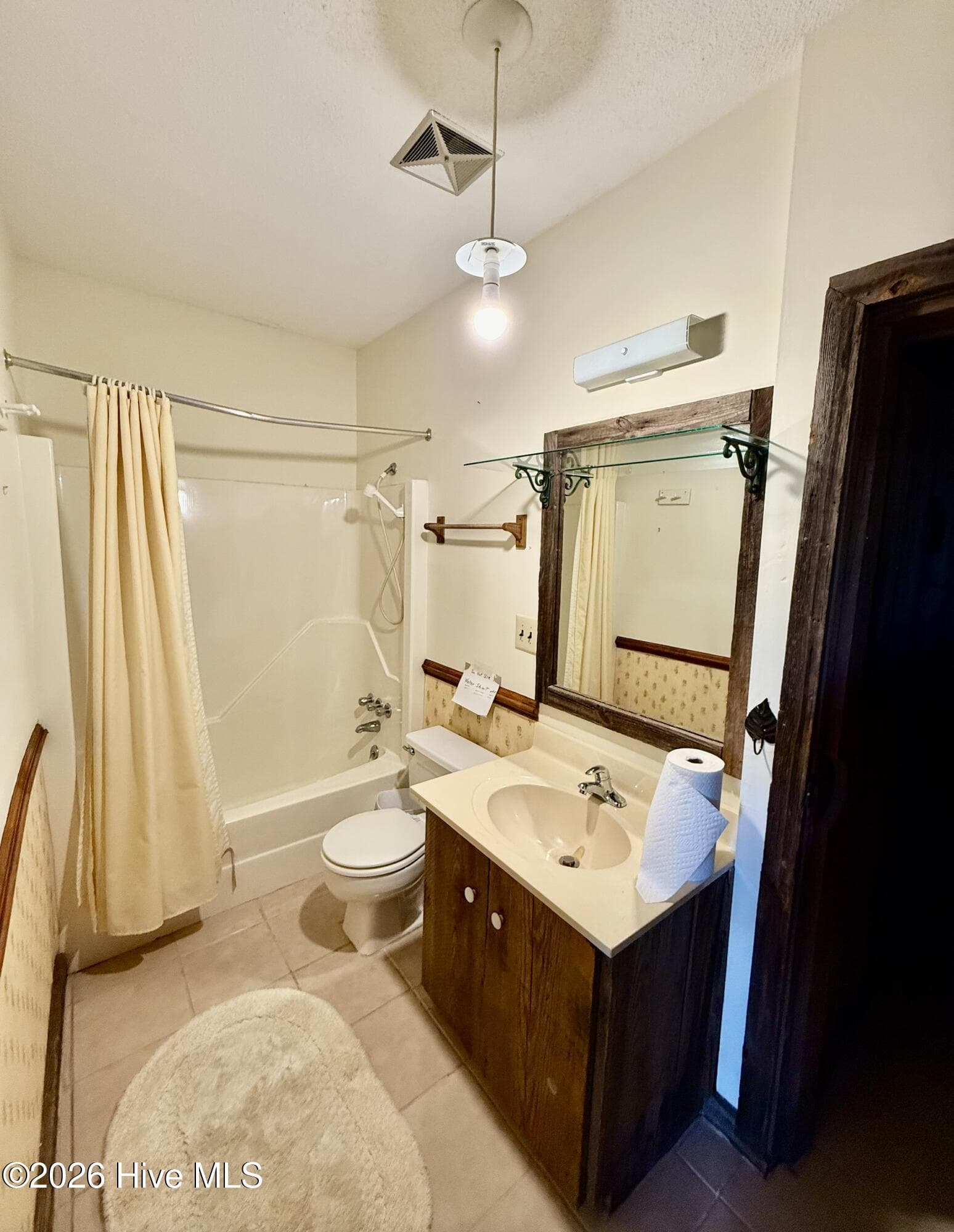 Bathroom - 7886 Nc 222, Fountain, NC 27829