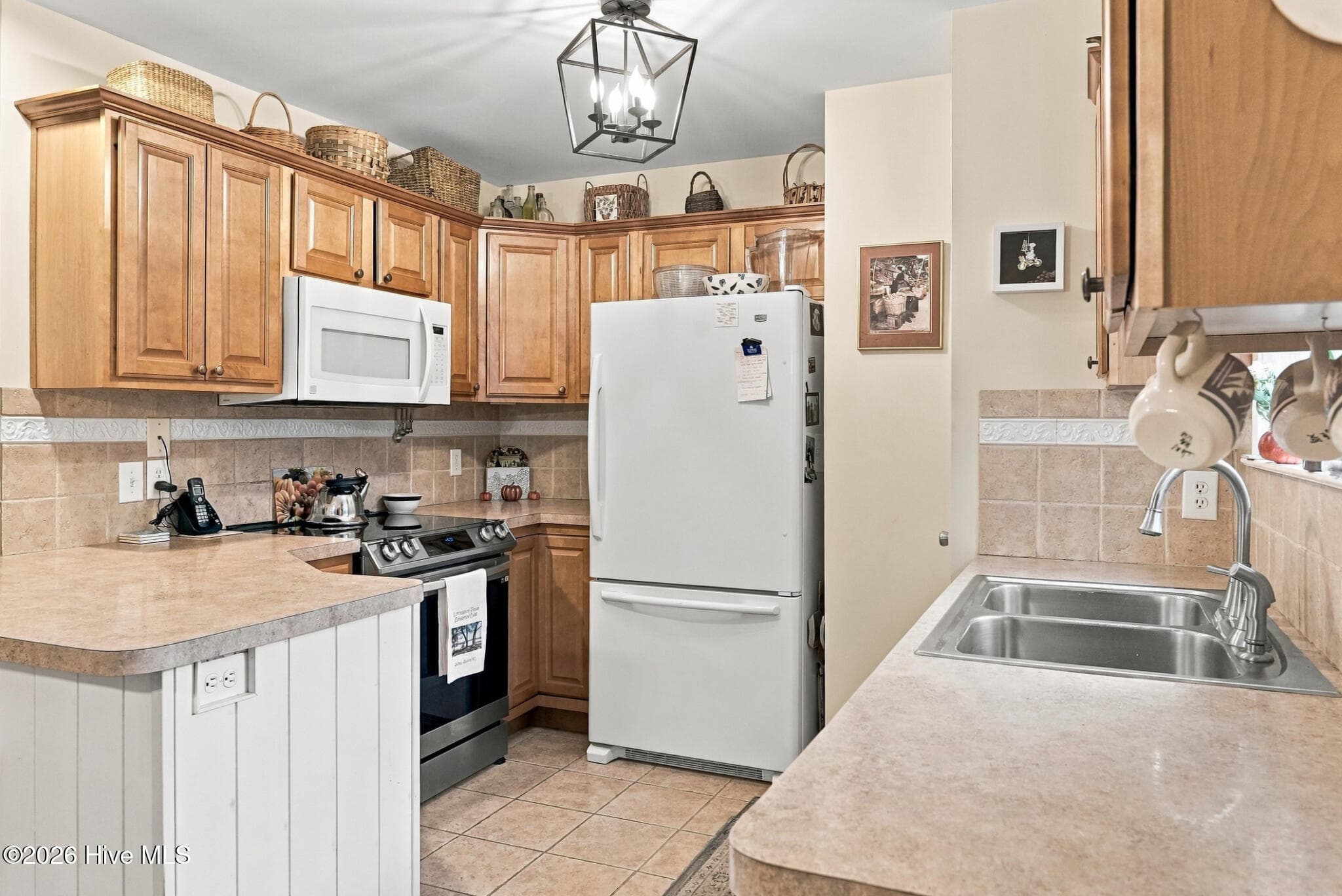 Single Family Residence at 2900 E Lakeview Drive SW, Supply, NC 28462, photo 16 of 60