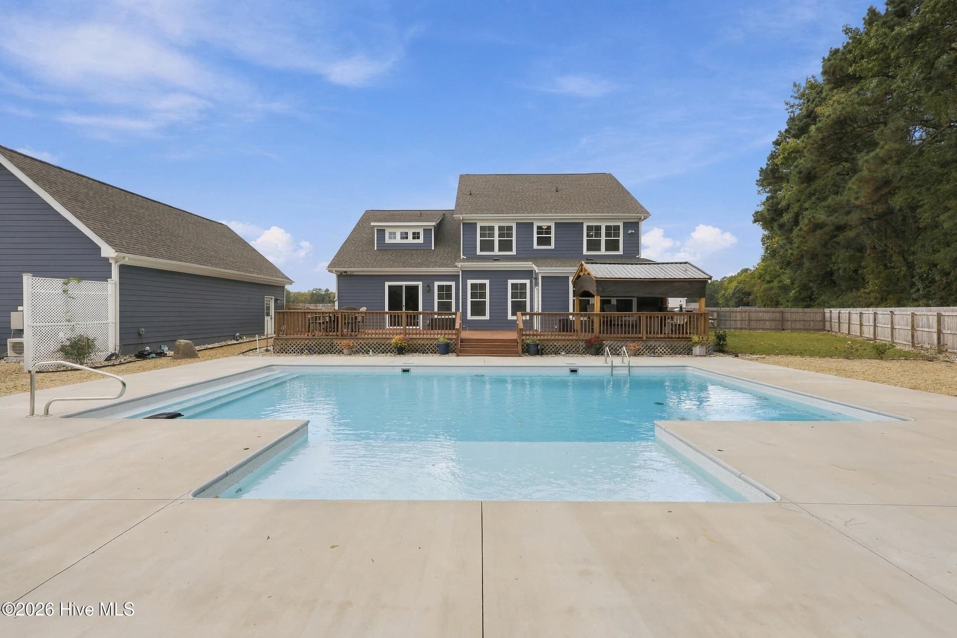 Single Family Residence at 121 Serene Way, Moyock, NC 27958, photo 7 of 61