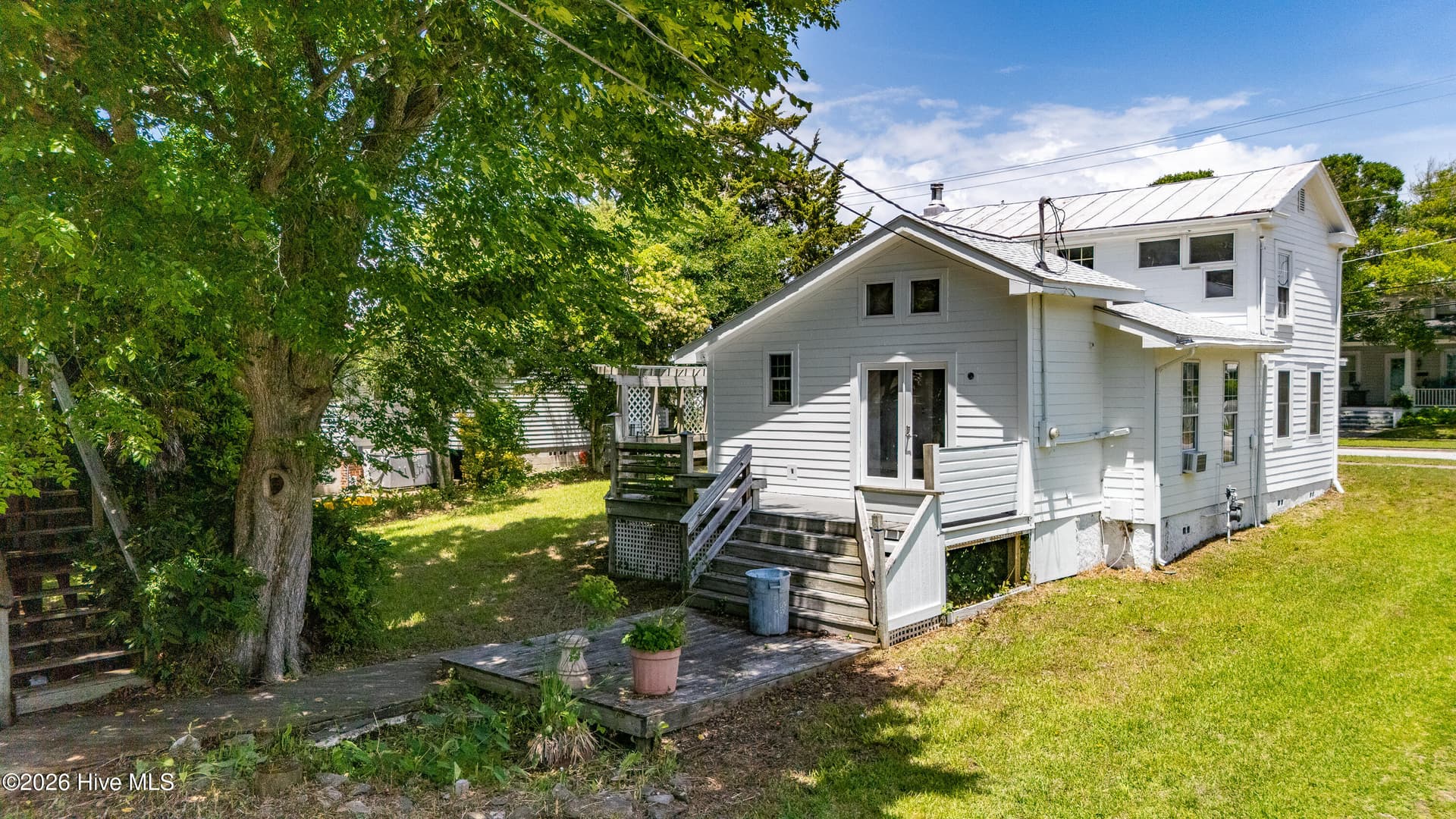 1105 Evans Street, Morehead City, NC 28557