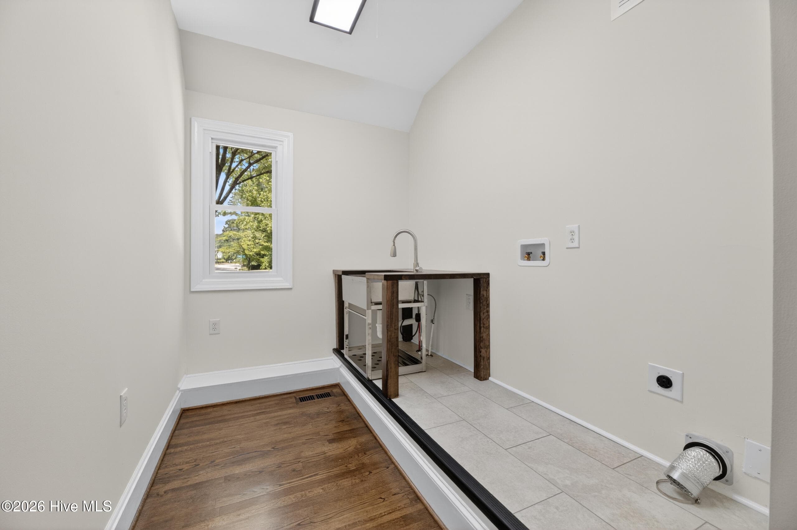 Single Family Residence at 208 Dupont Circle, Greenville, NC 27858, photo 24 of 53
